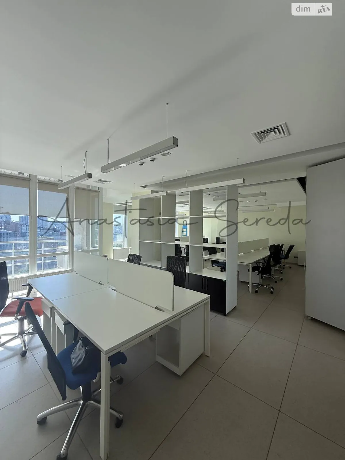 Сдается в аренду офис 135 кв. м в бизнес-центре, цена: 1350 $ - фото 1