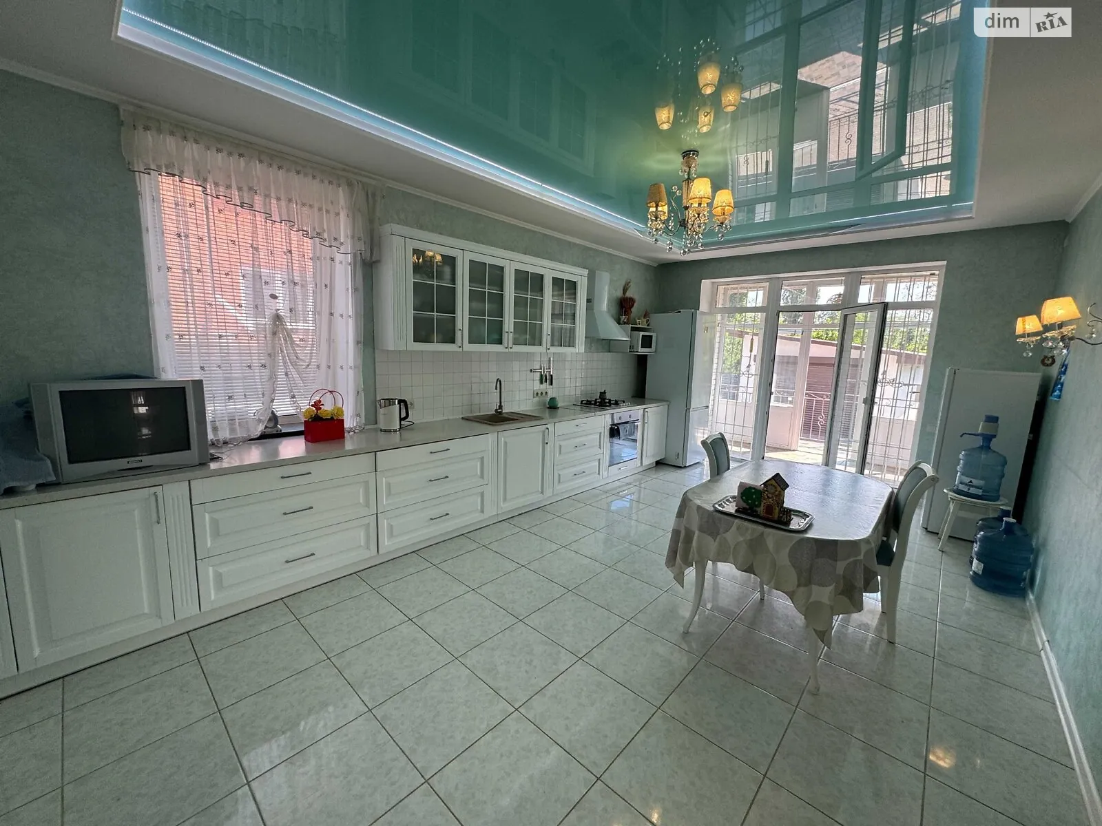 Сдается в аренду дом на 2 этажа 200 кв. м с баней/сауной, цена: 35000 грн - фото 1