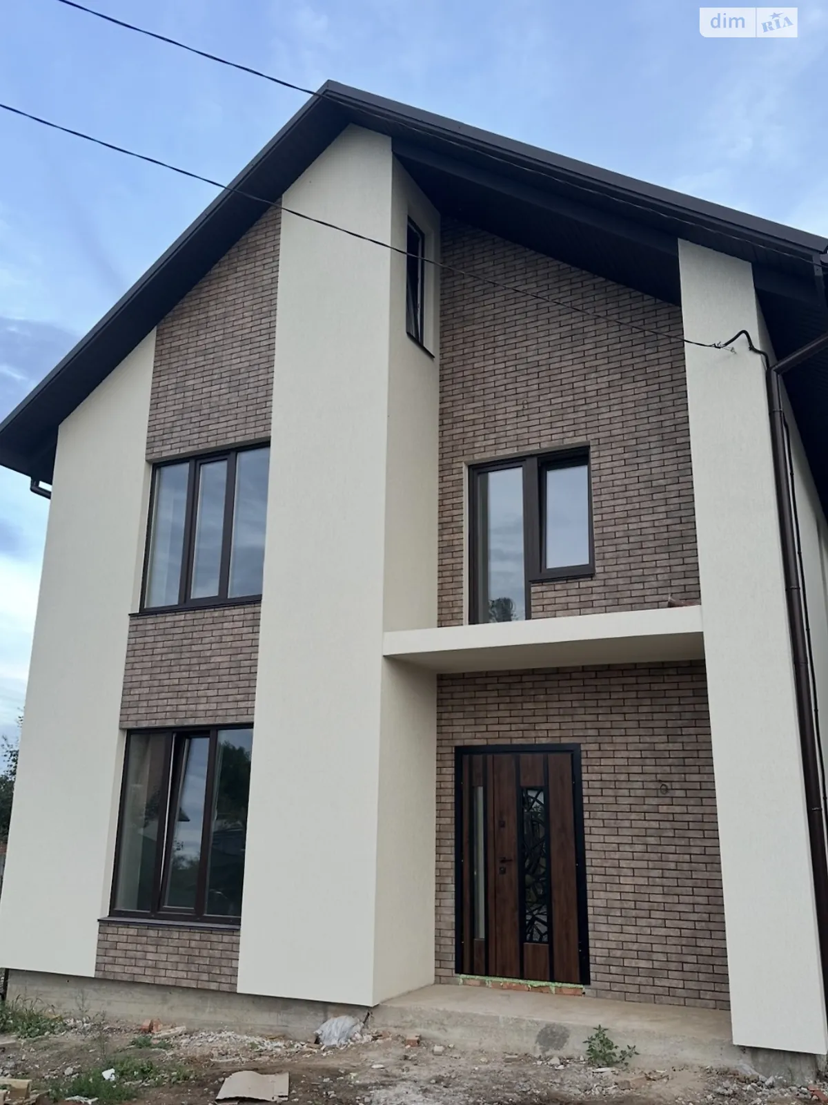 Продается дом на 3 этажа 150 кв. м с баней/сауной, цена: 160000 $ - фото 1