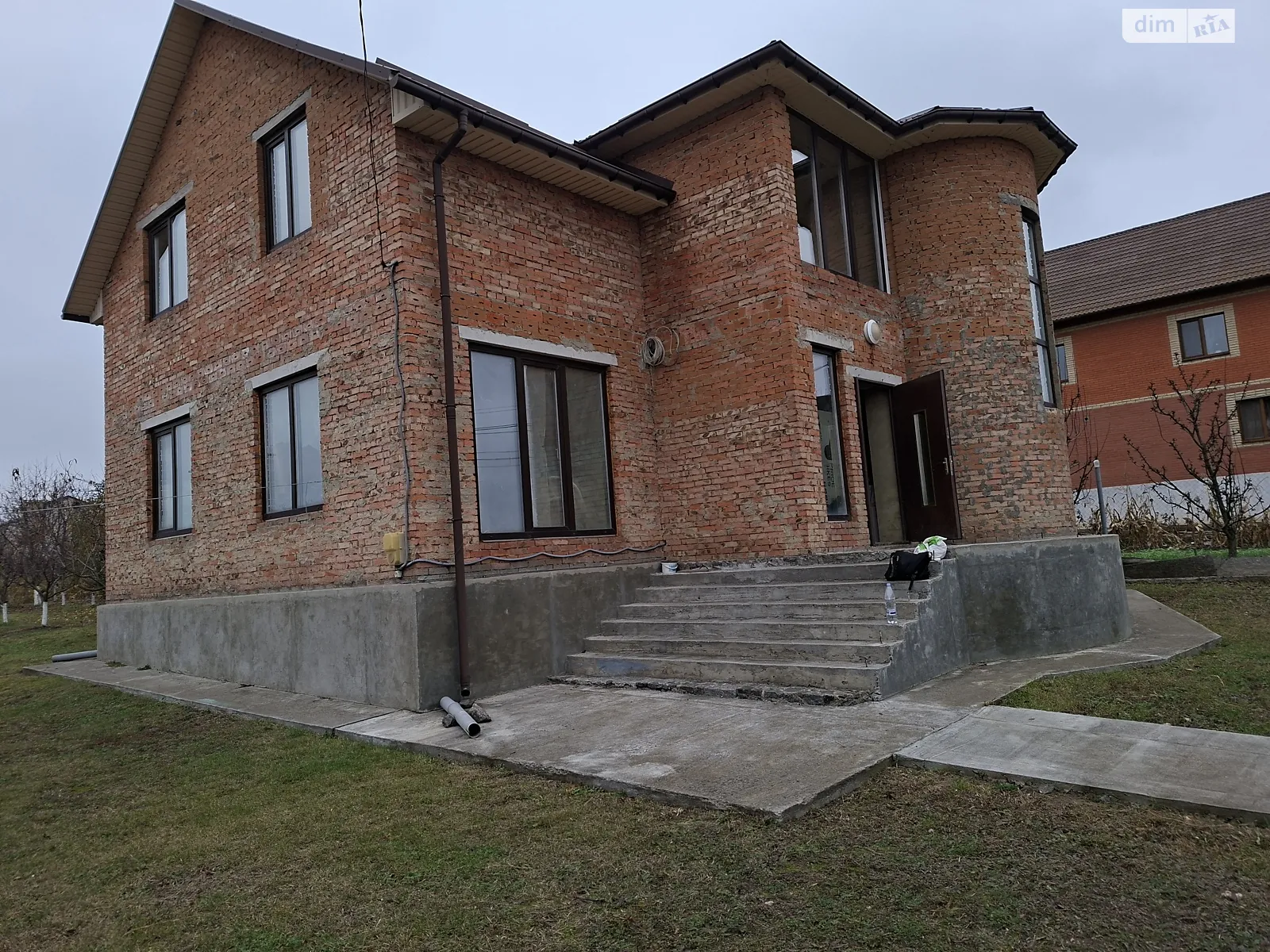 Продается дом на 2 этажа 120 кв. м с подвалом, цена: 65000 $ - фото 1