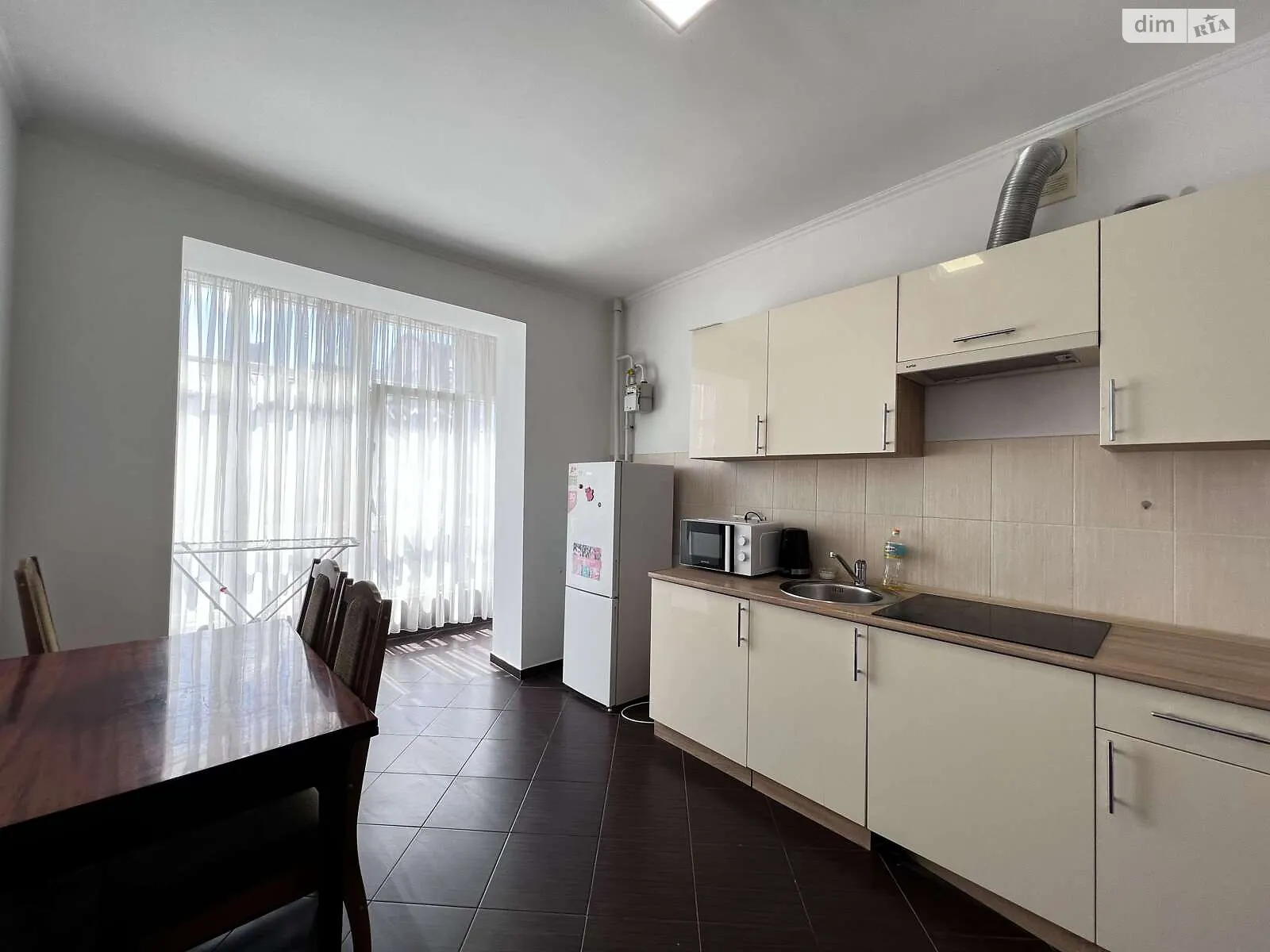 Продается 2-комнатная квартира 66.7 кв. м в Ивано-Франковске, ул. Высочана Семена, 18 корпус 4 - фото 1