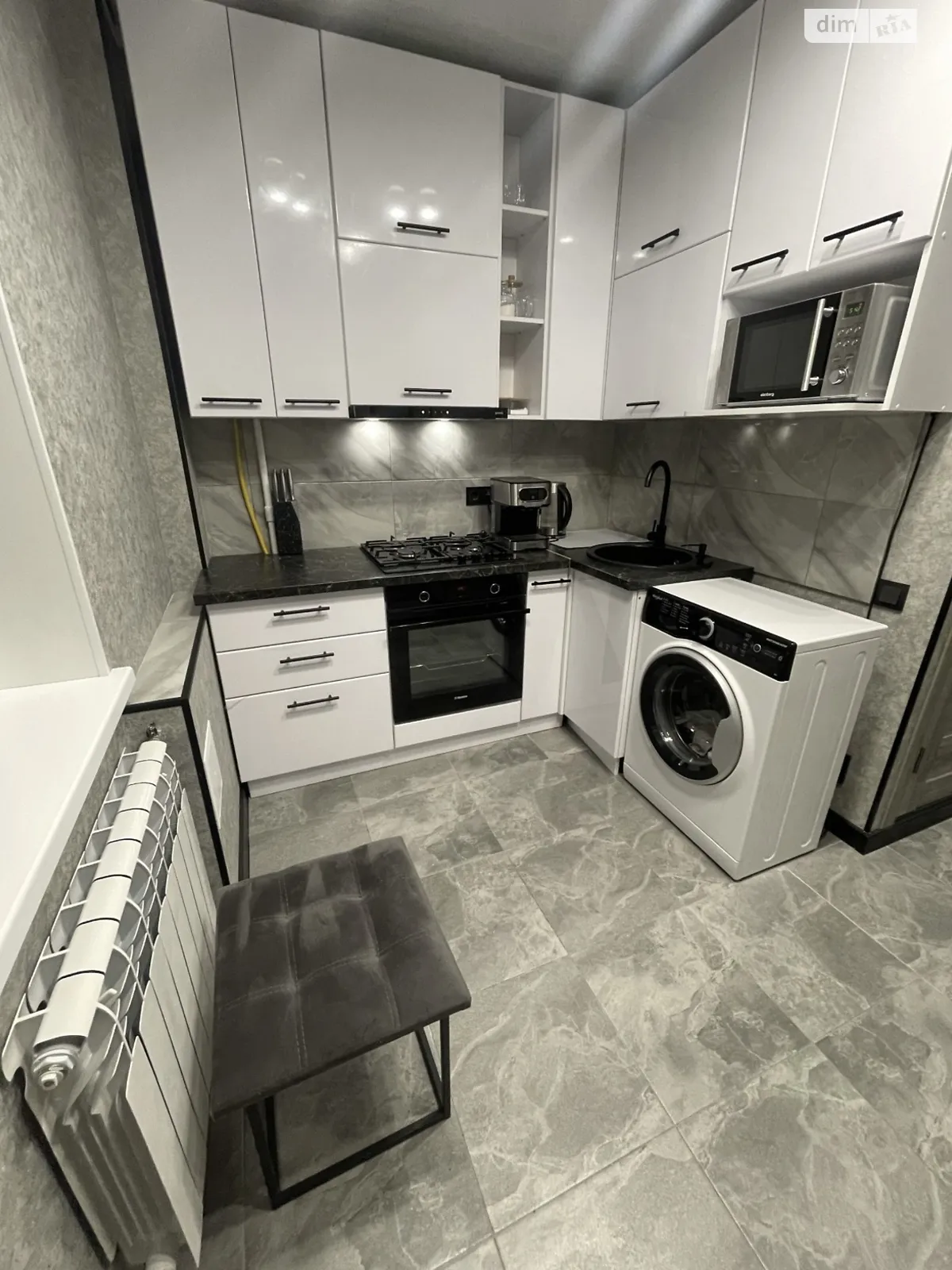 Продается 1-комнатная квартира 36 кв. м в Белой Церкви, ул. Черных Запорожцев(Леваневского) - фото 1