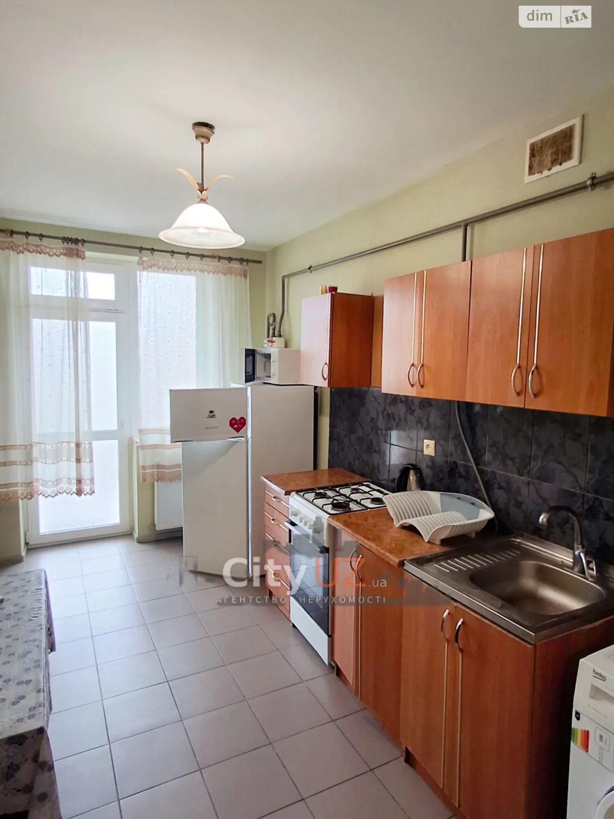 Продається 1-кімнатна квартира 48.5 кв. м у Ужгороді, пров. Шевченка - фото 1