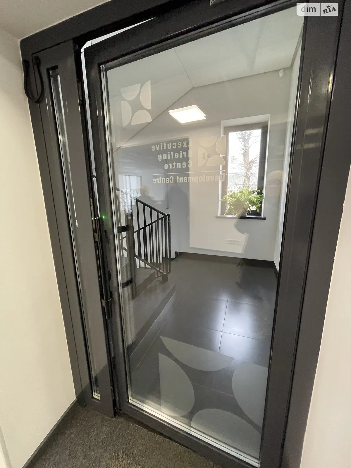 Сдается в аренду помещения свободного назначения 520 кв. м в 3-этажном здании, цена: 140000 грн - фото 1