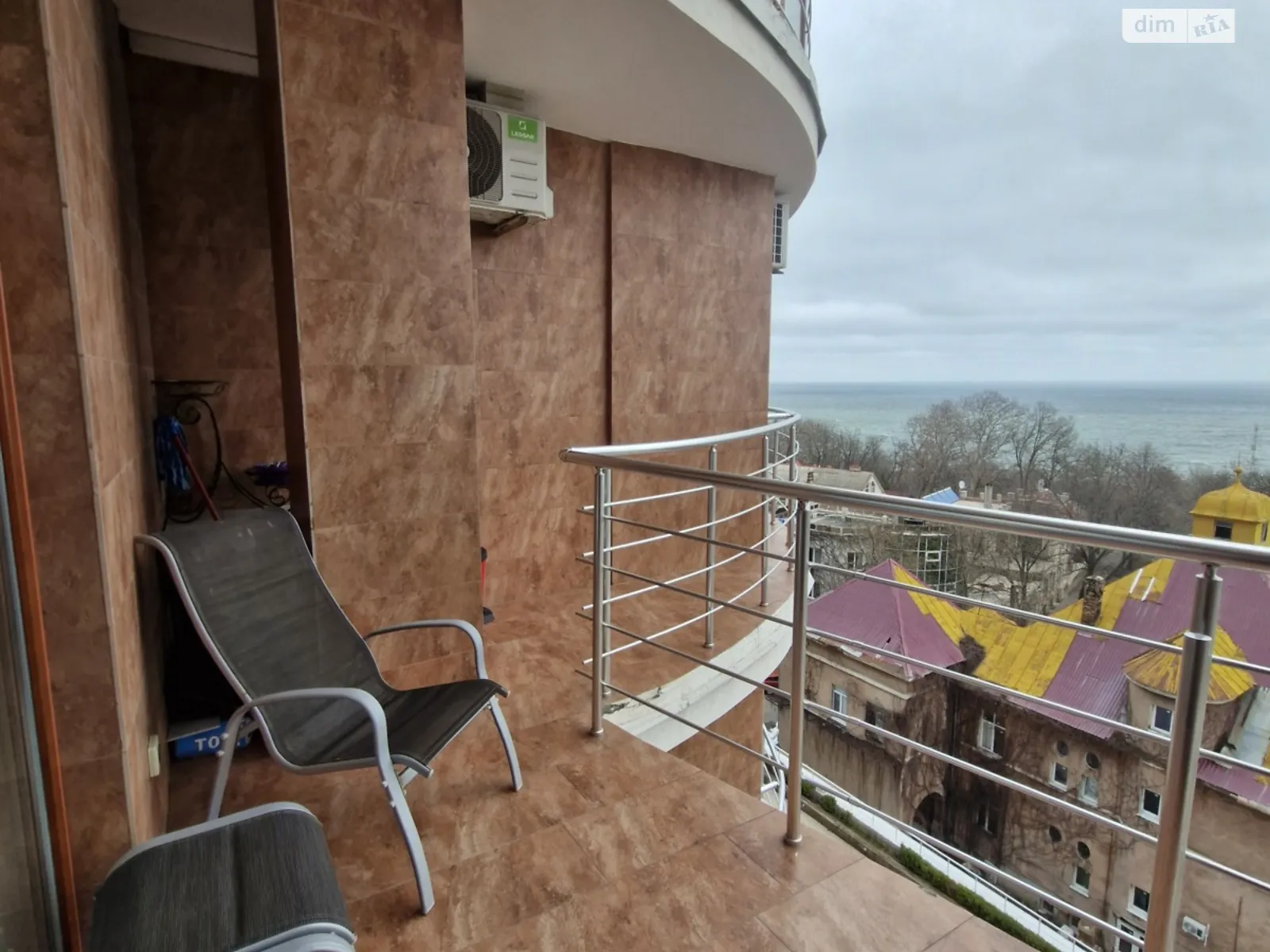 Сдается в аренду 1-комнатная квартира 80.6 кв. м в Одессе, ул. Веры Инбер - фото 1