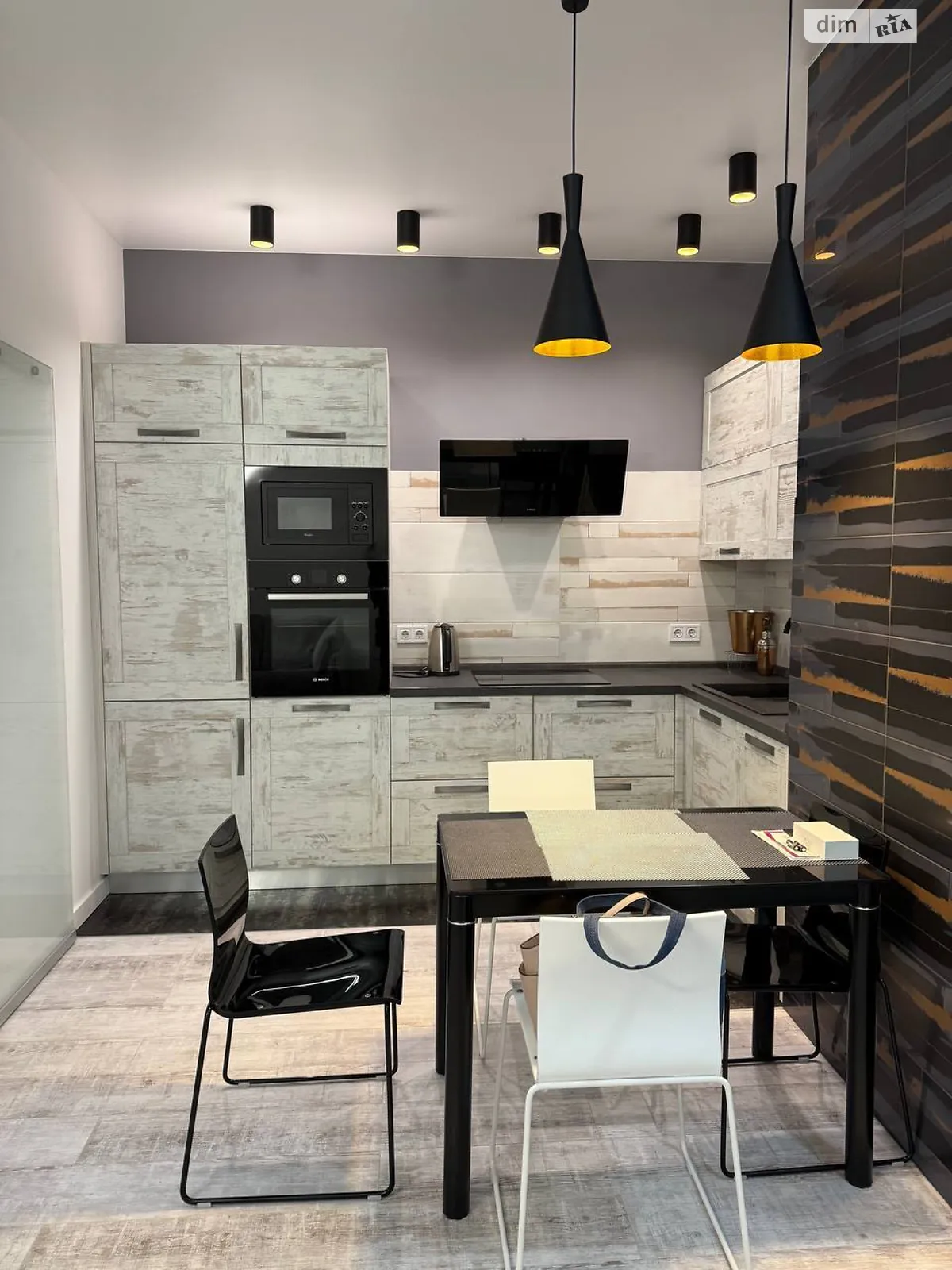 Продается 1-комнатная квартира 42.2 кв. м в Киеве, ул. Василия Тютюнника, 51/1А - фото 1