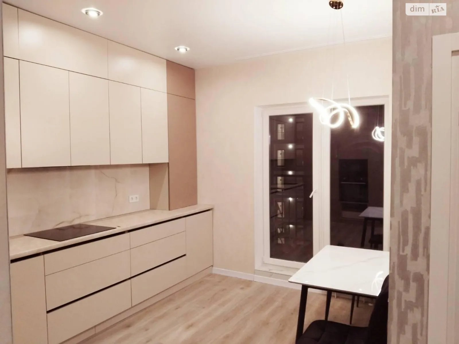 Продается 1-комнатная квартира 42 кв. м в Одессе, ул. Краснова - фото 1