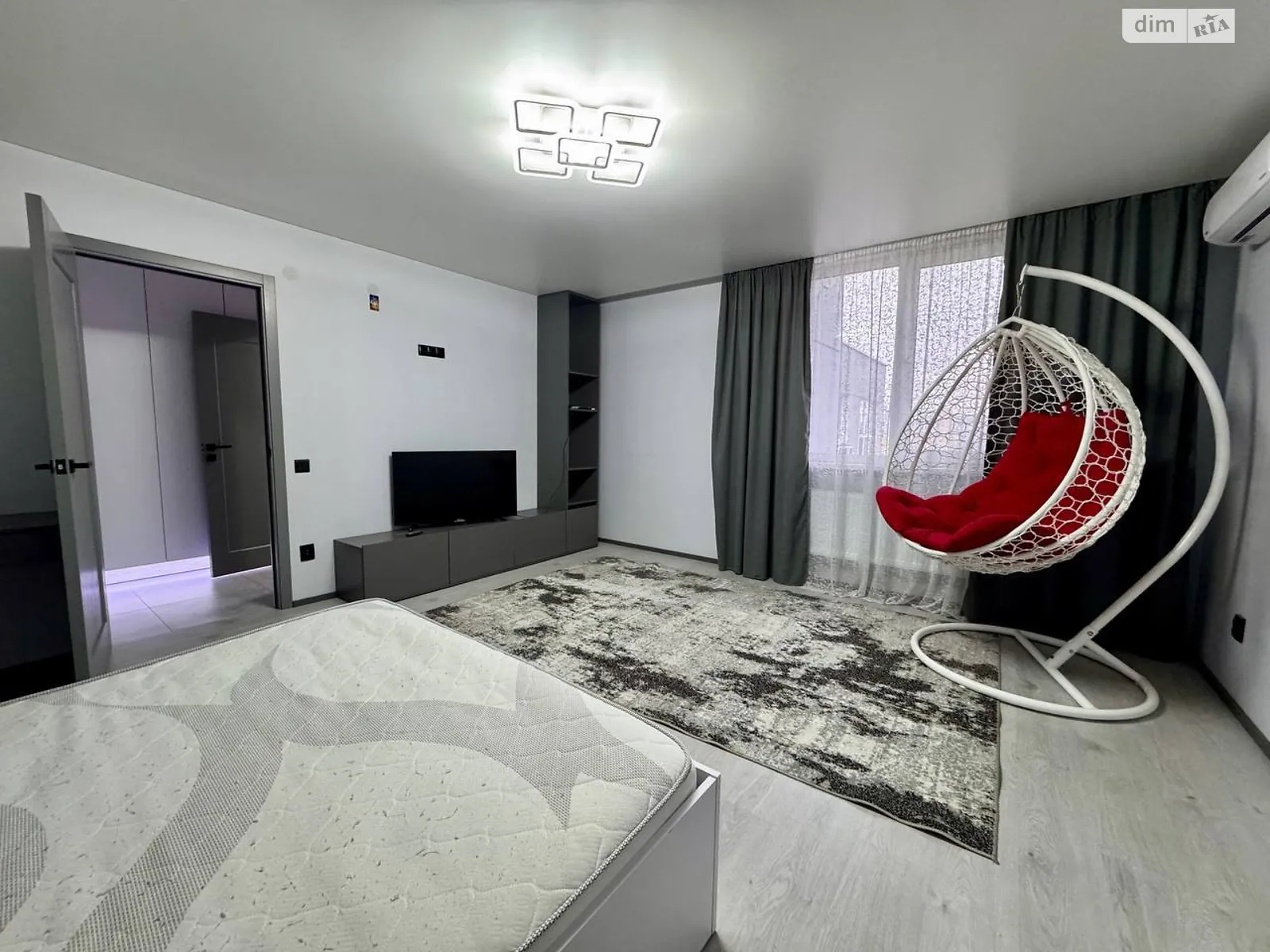 1-комнатная квартира 55 кв. м в Тернополе, ул. Белогорская - фото 1