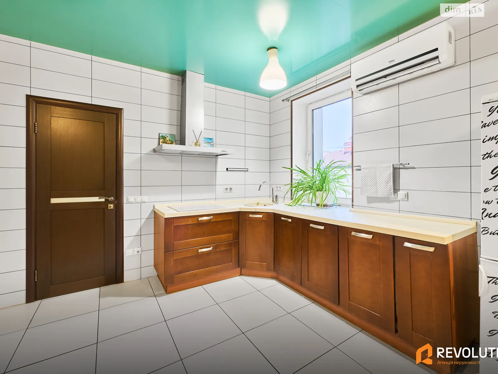 Продается 2-комнатная квартира 59.3 кв. м в Киеве, ул. Ивана Дяченка, 13 - фото 1