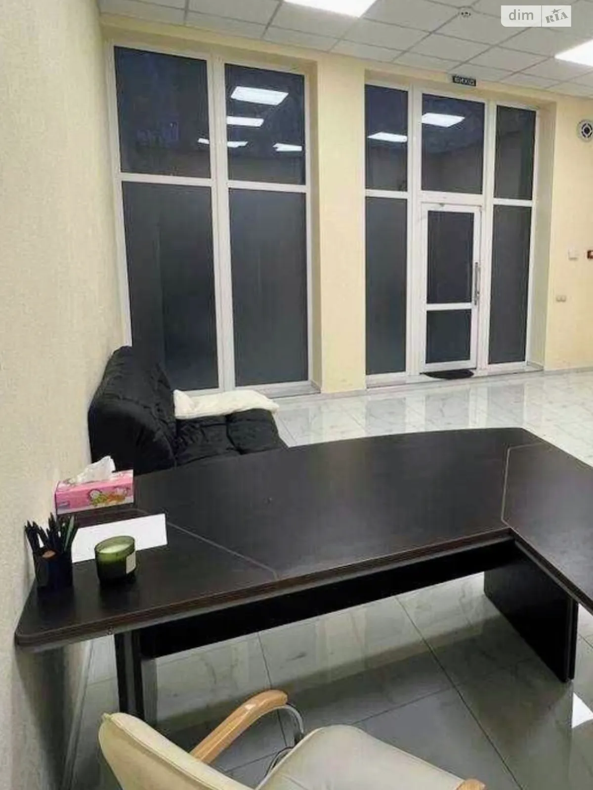 Продается помещения свободного назначения 36.5 кв. м в 8-этажном здании, цена: 84000 $ - фото 1