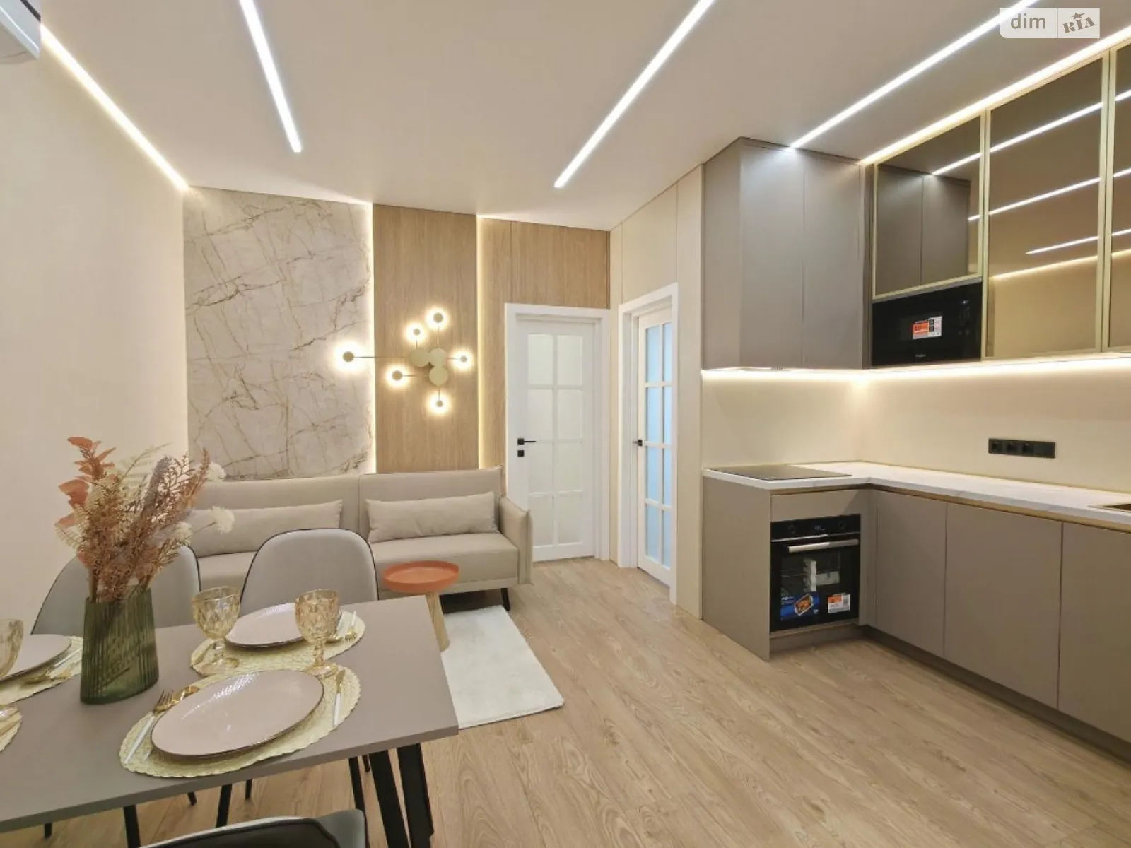 Продается 1-комнатная квартира 47 кв. м в Одессе, ул. Краснова - фото 1