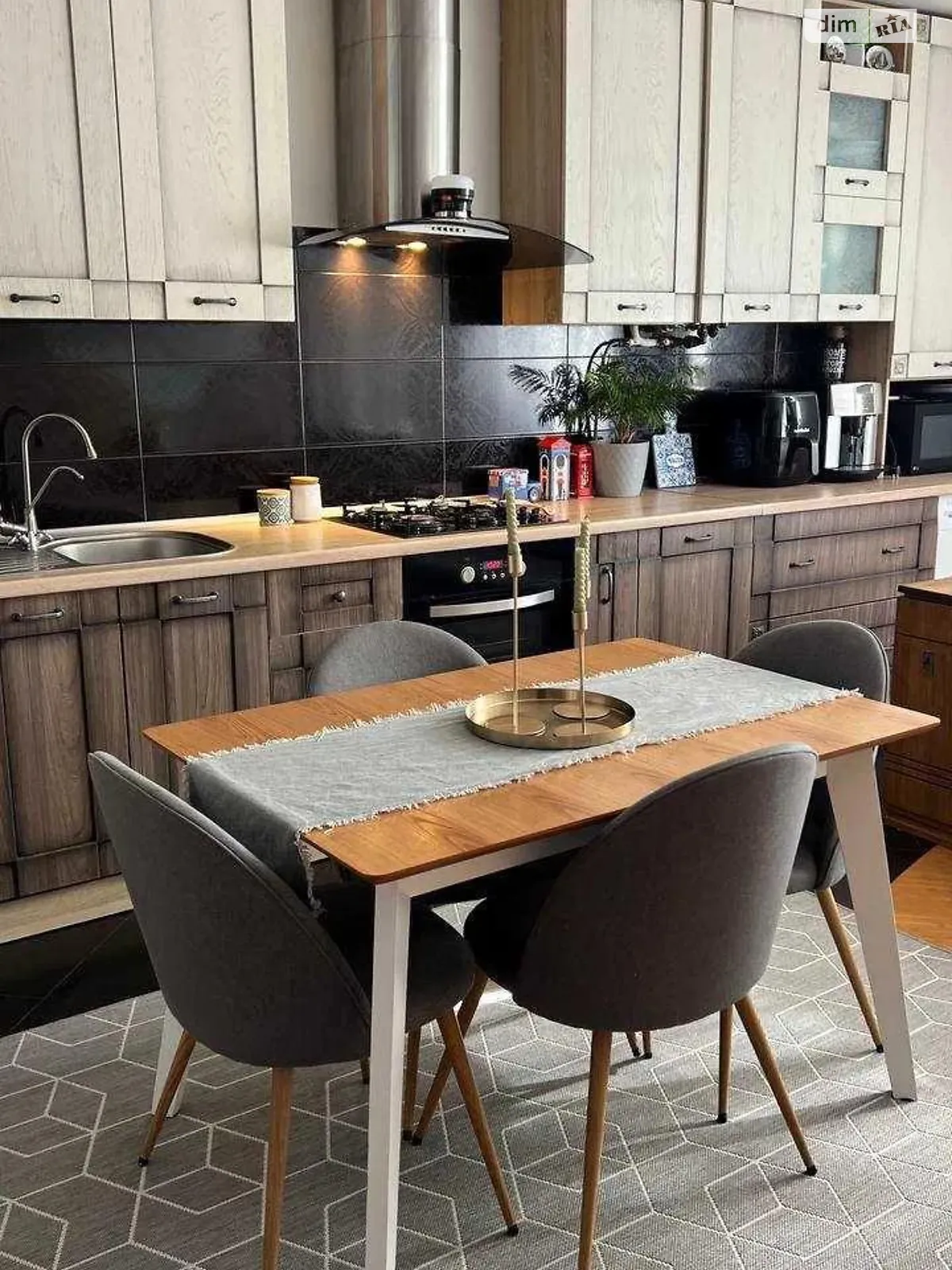 Продается 2-комнатная квартира 70 кв. м в Винниках, ул. Ивасюка, 48А - фото 1