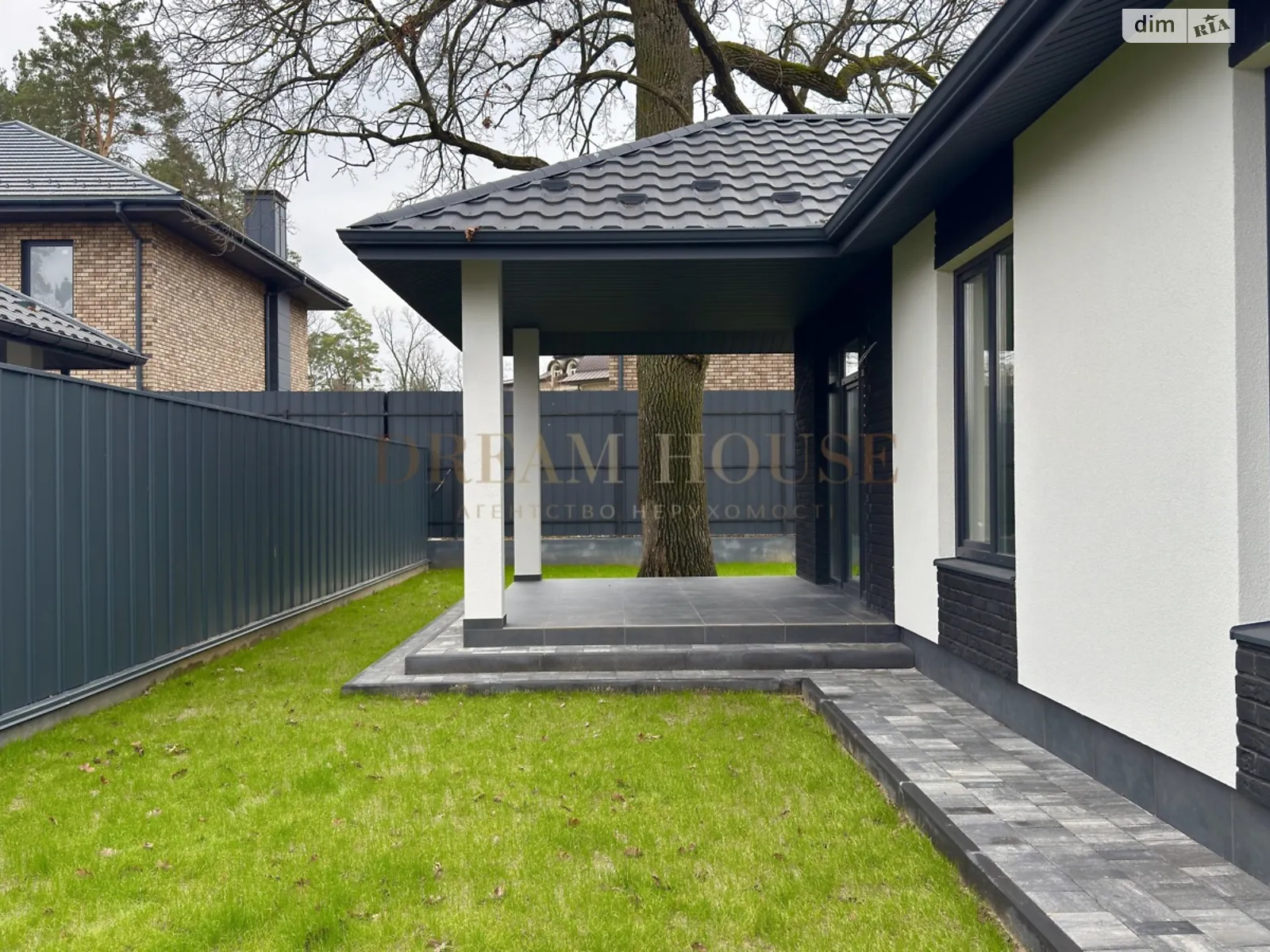 Продается одноэтажный дом 120 кв. м с гаражом, цена: 145000 $ - фото 1