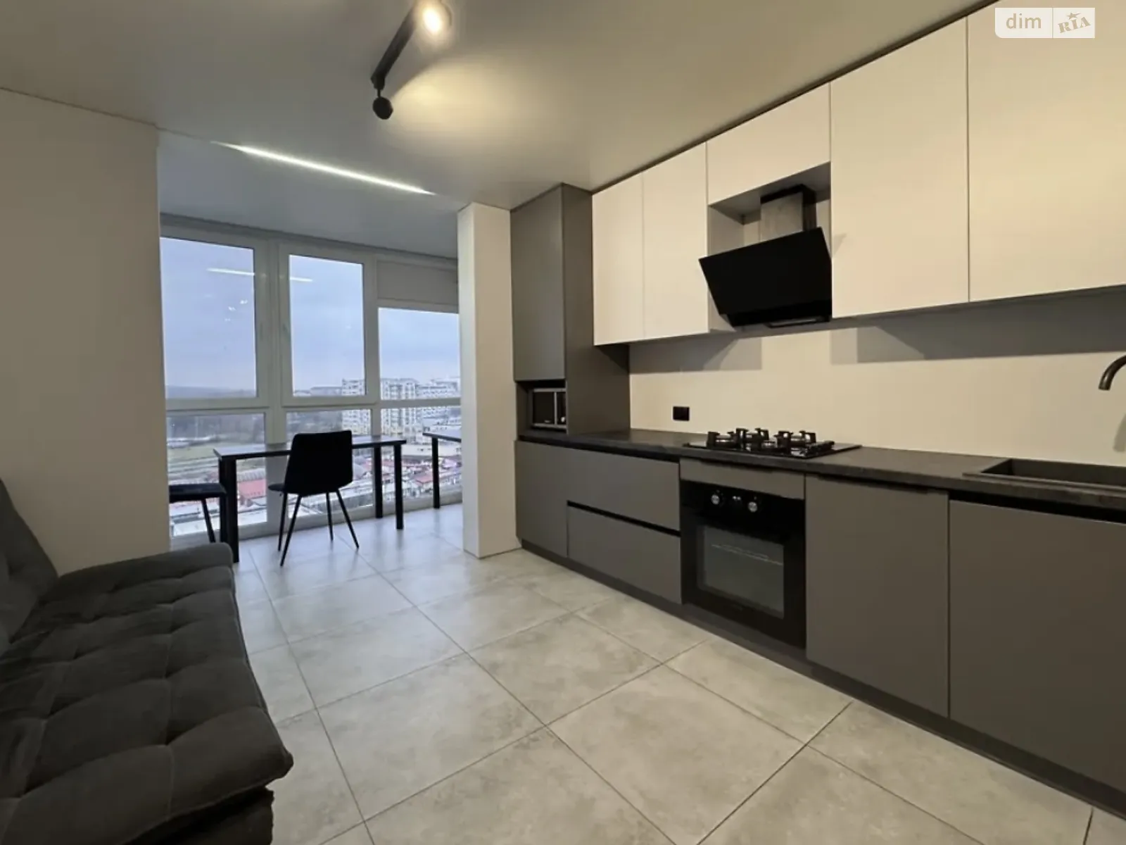 1-комнатная квартира 55 кв. м в Тернополе, ул. Белогорская - фото 1