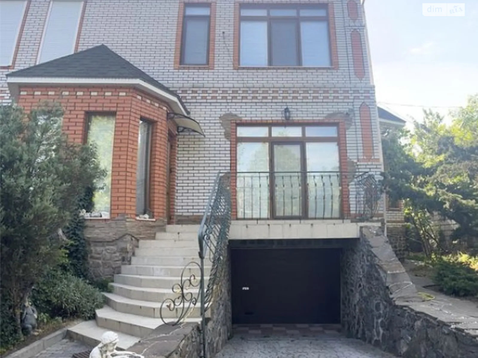 Продается дом на 2 этажа 213.2 кв. м с участком, цена: 150000 € - фото 1