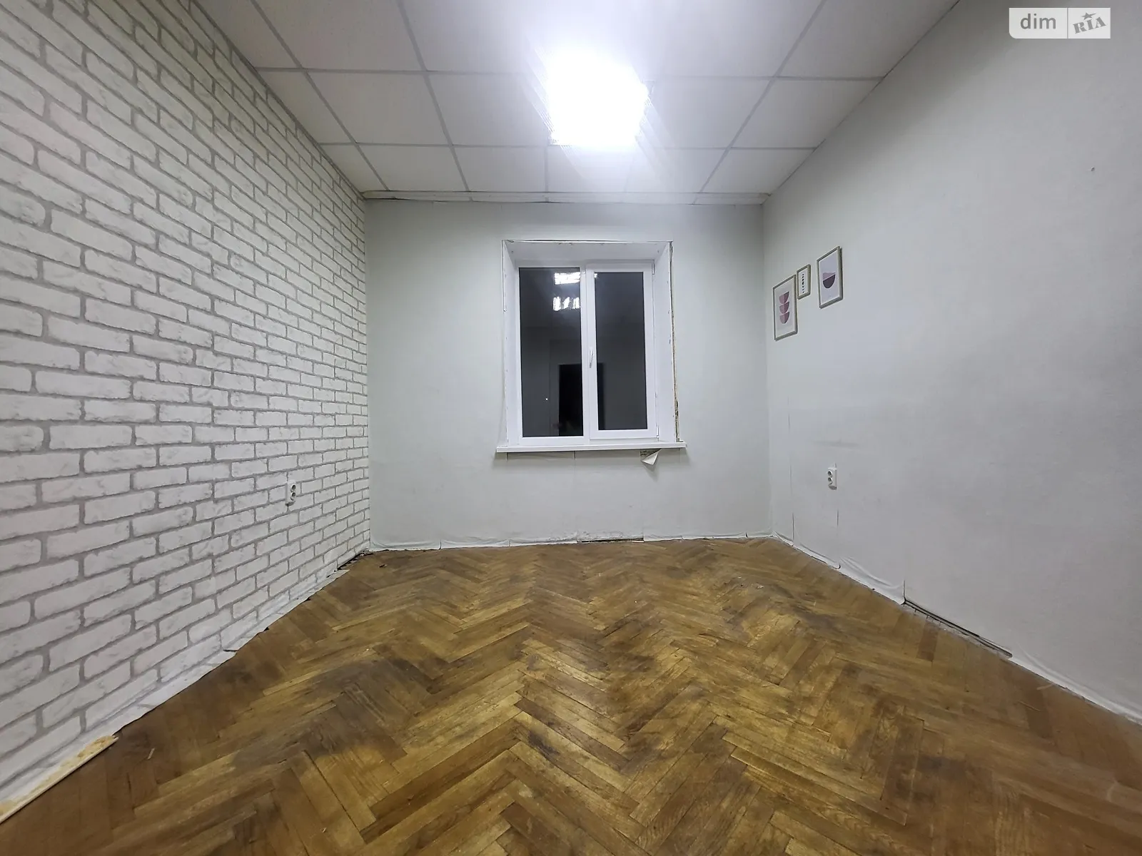 Сдается в аренду офис 13 кв. м в бизнес-центре, цена: 3118 грн - фото 1