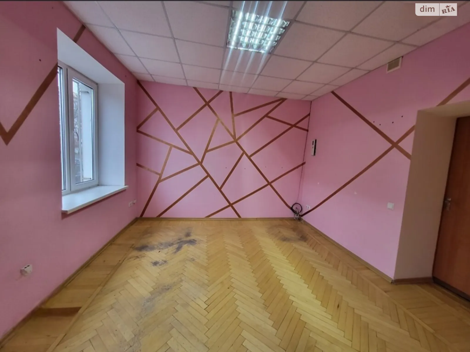 Сдается в аренду офис 17.5 кв. м в бизнес-центре, цена: 4195 грн - фото 1