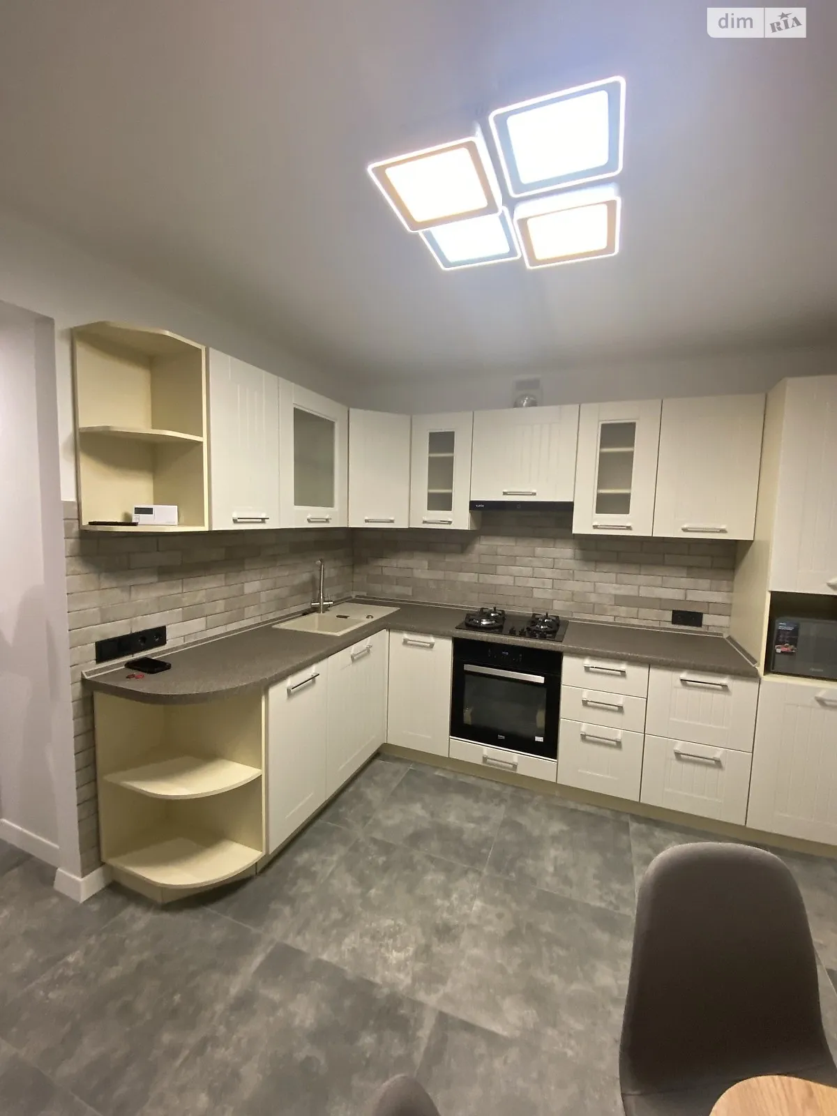 1-комнатная квартира 45 кв. м в Тернополе, ул. Довженко Александра - фото 1