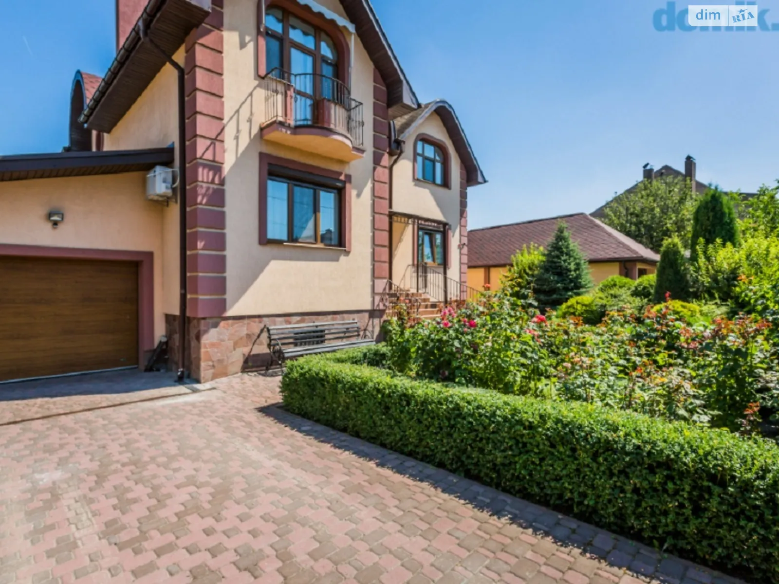 Продается дом на 2 этажа 200 кв. м с участком, цена: 490000 $ - фото 1