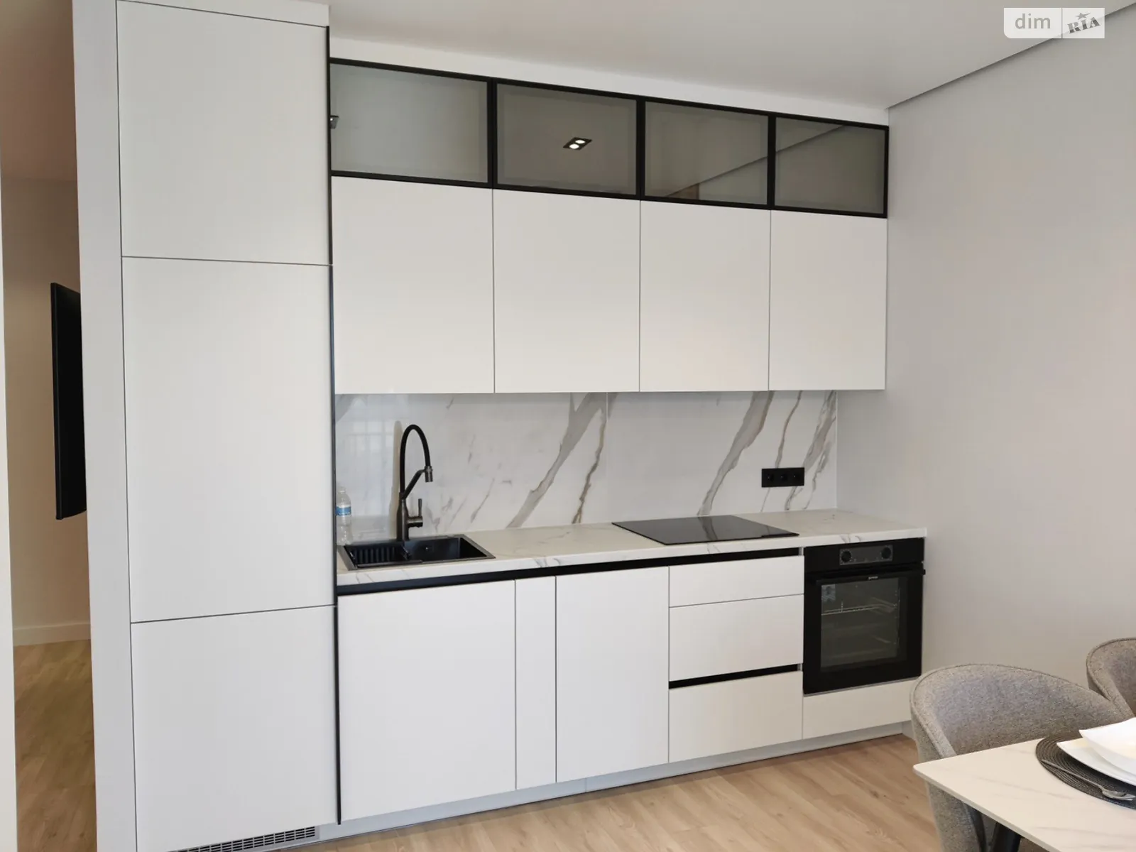 Продается 1-комнатная квартира 42 кв. м в Одессе, ул. Краснова, 1В - фото 1