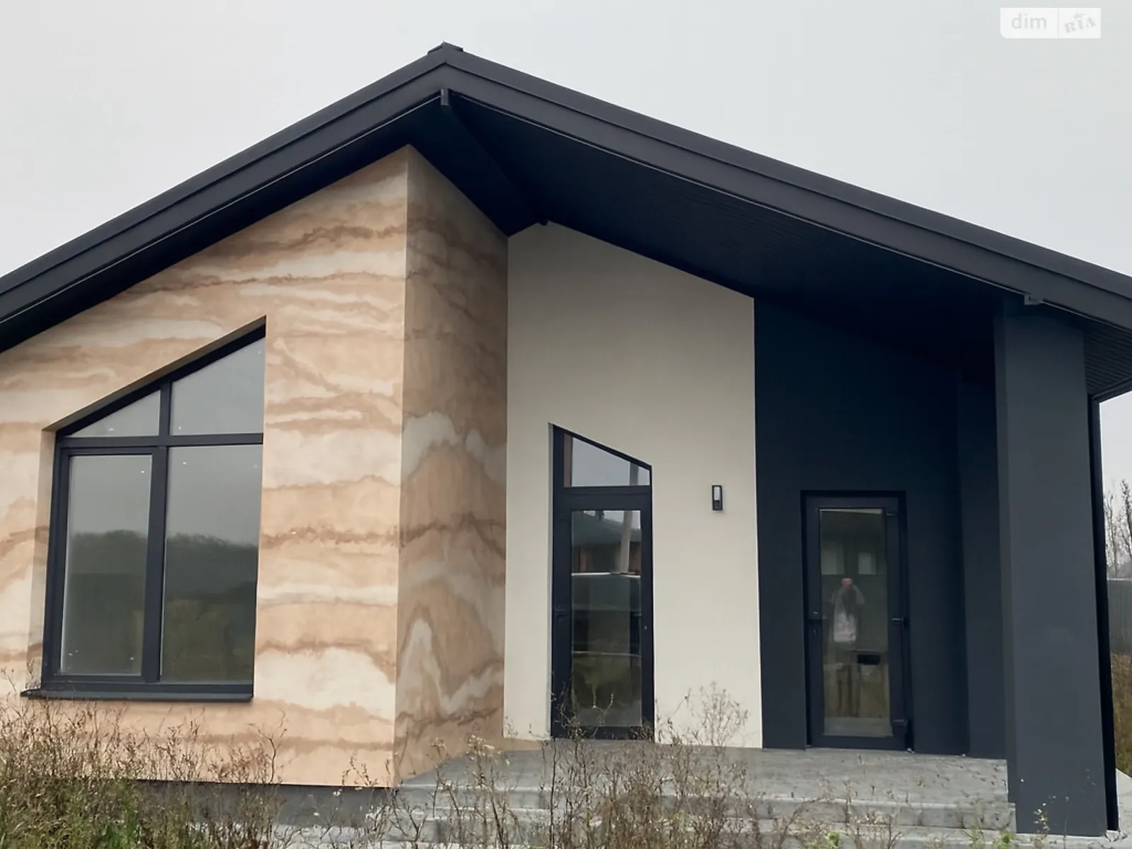 Продается одноэтажный дом 100 кв. м с участком, цена: 100000 $ - фото 1