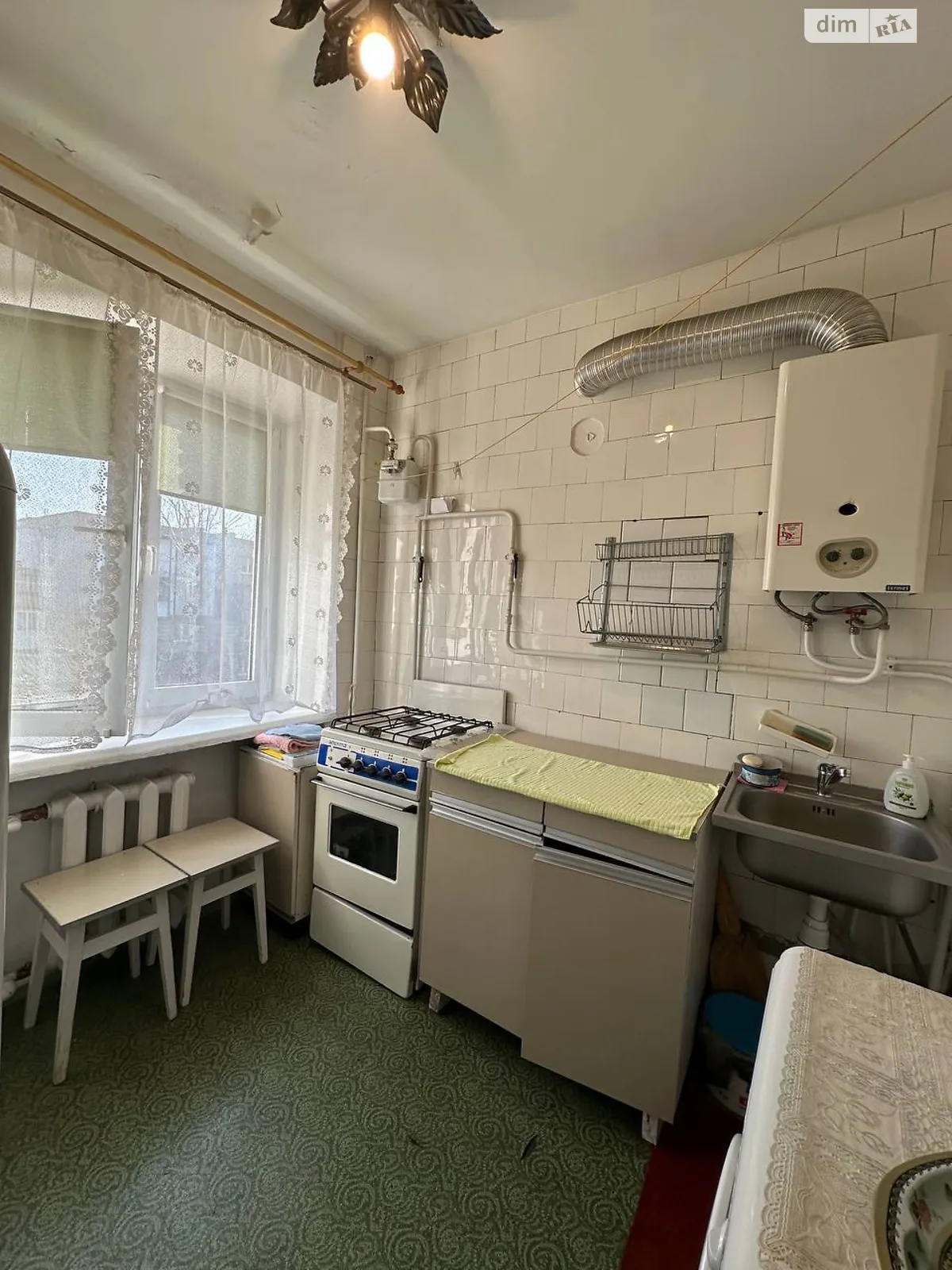 Продається 1-кімнатна квартира 33 кв. м у Червонограді, вул. Стуса - фото 1