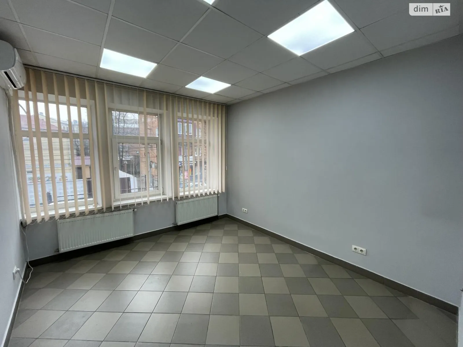 Сдается в аренду офис 14 кв. м в бизнес-центре, цена: 5000 грн - фото 1