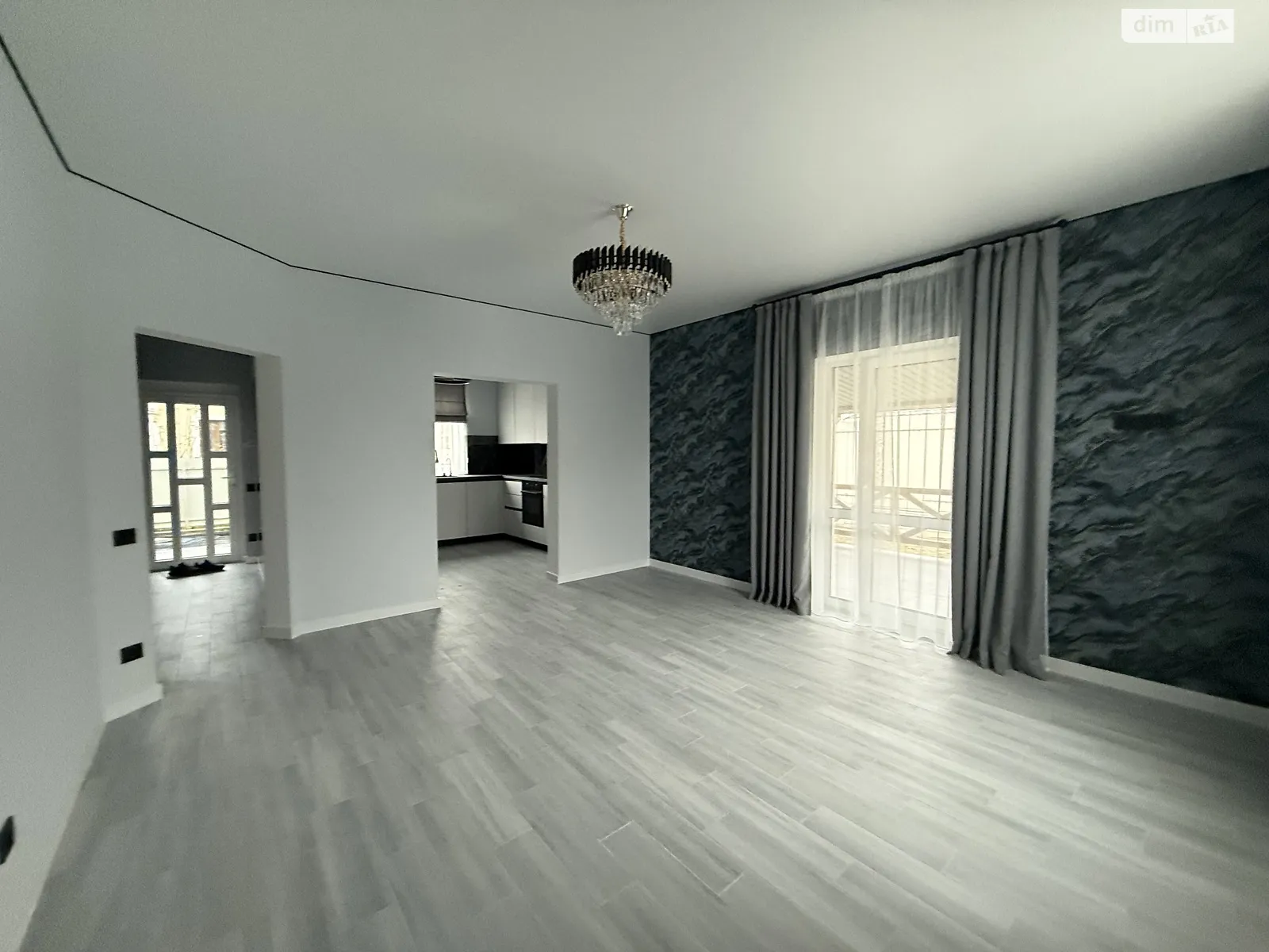 Продается дом на 2 этажа 110 кв. м с балконом, цена: 130000 $ - фото 1