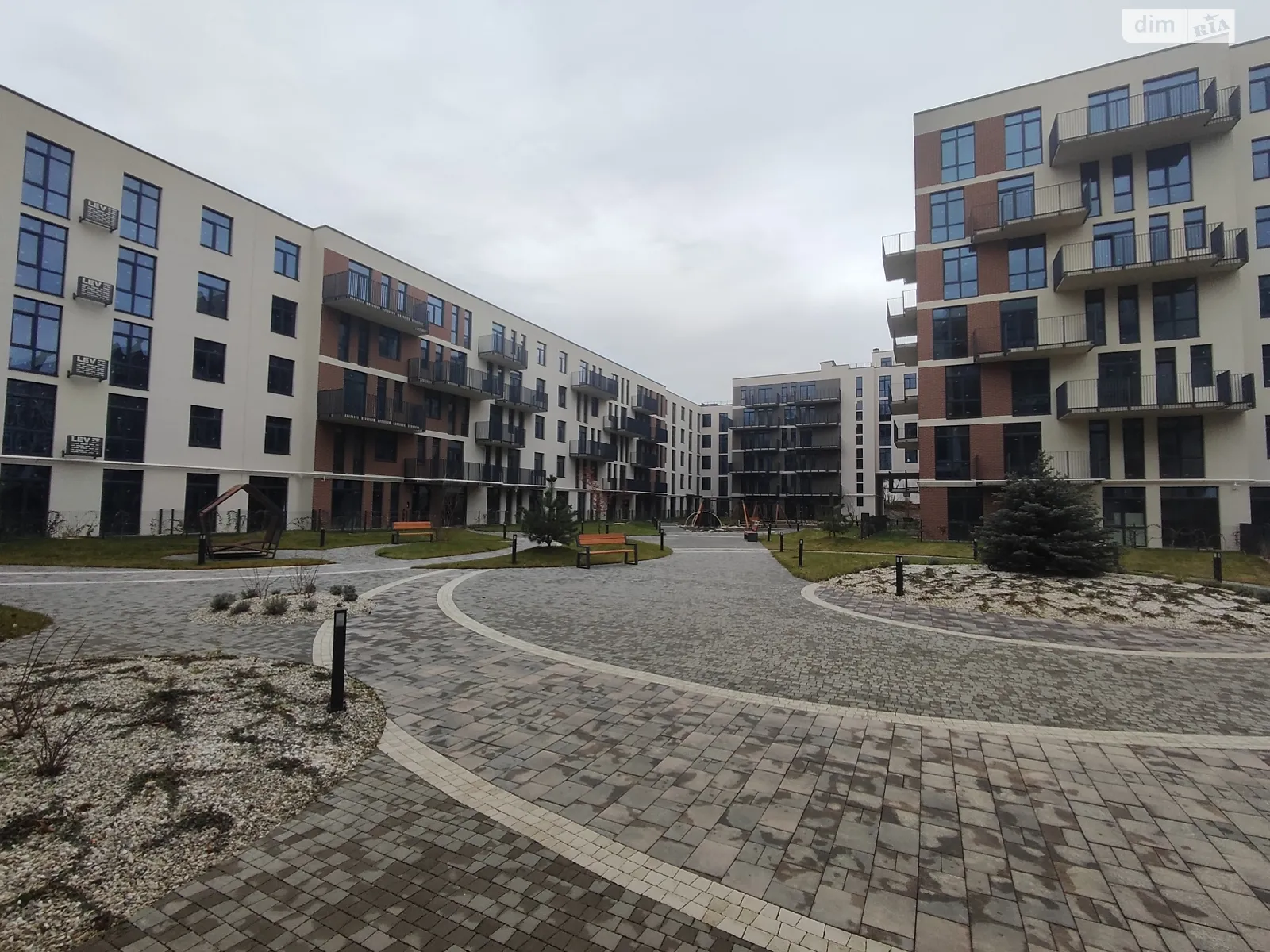 Продается 1-комнатная квартира 33 кв. м в Винниках, ул. Галицкая - фото 1