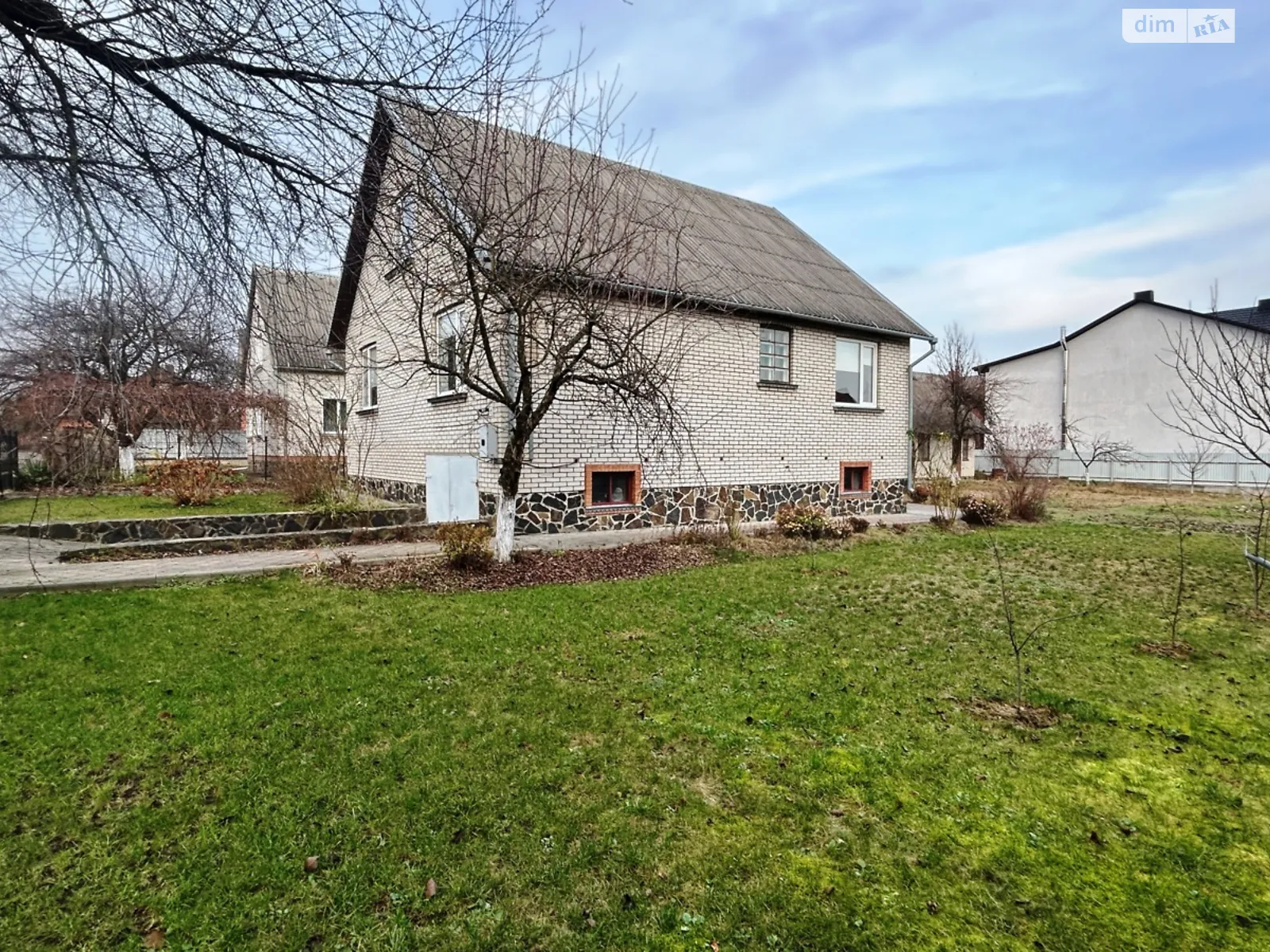 Продается дом на 2 этажа 217.1 кв. м с подвалом, цена: 145000 $ - фото 1