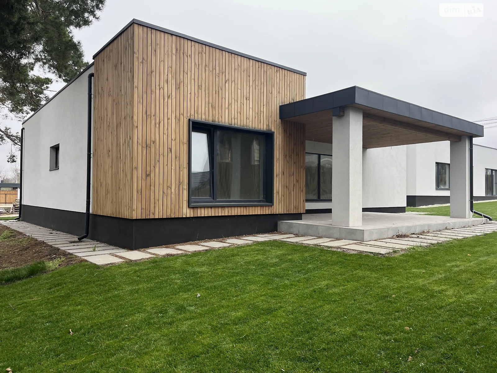 Продается одноэтажный дом 130 кв. м с беседкой, цена: 180000 $ - фото 1