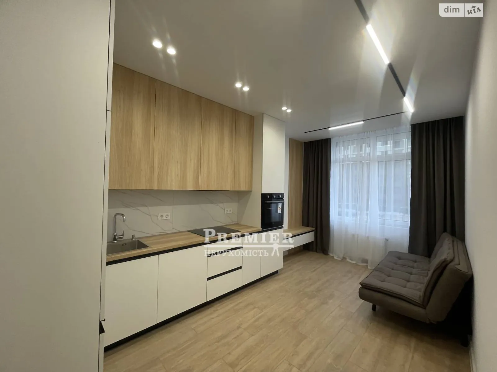 Продається 1-кімнатна квартира 41 кв. м у Одесі, вул. Краснова - фото 1