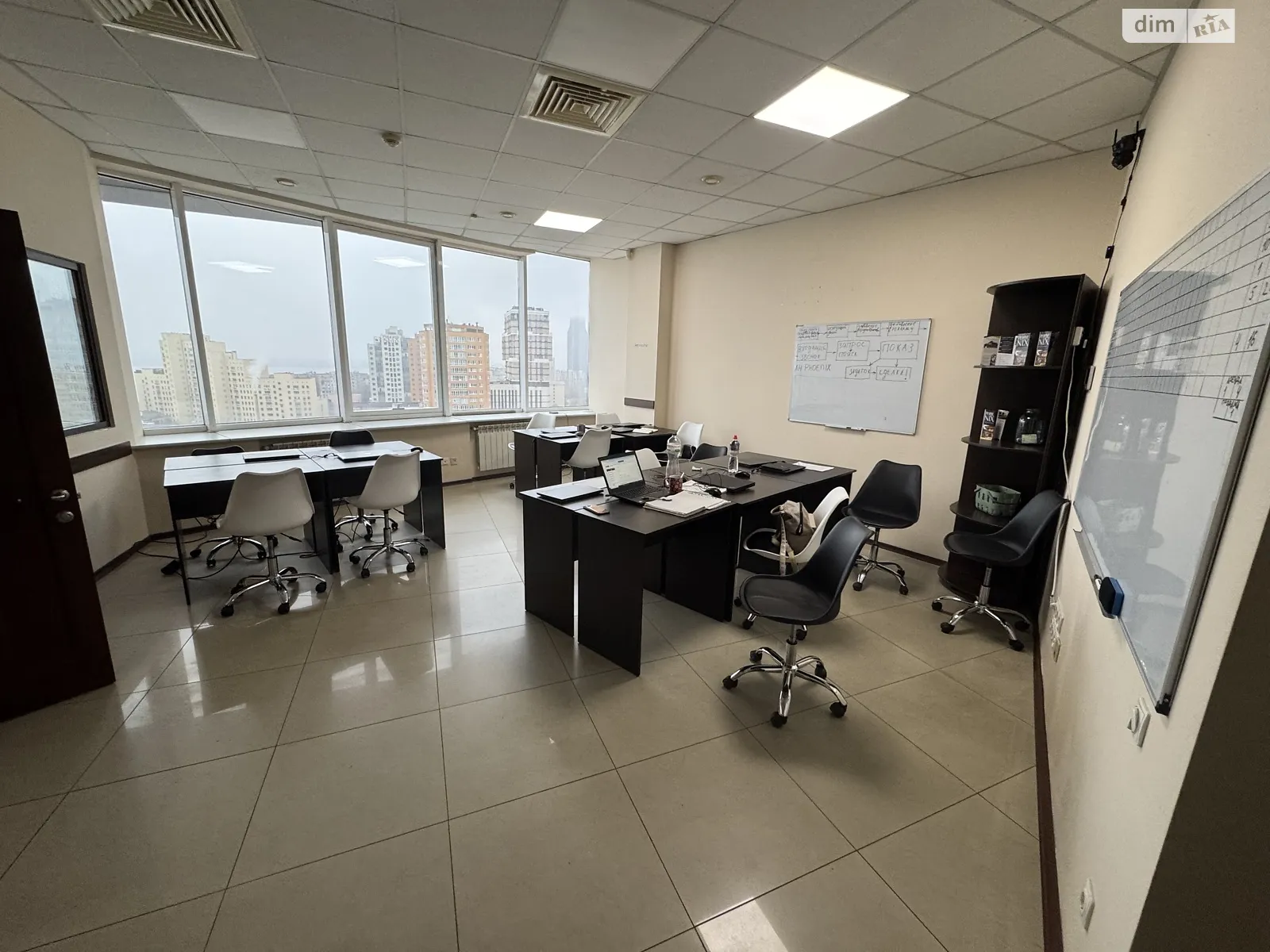 Здається в оренду офіс 70 кв. м в бізнес-центрі, цена: 17000 грн - фото 1