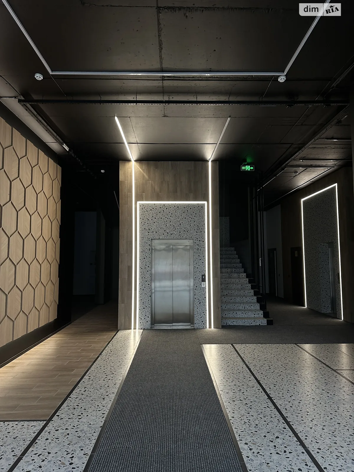 Сдается в аренду офис 62.55 кв. м в бизнес-центре, цена: 21893 грн - фото 1