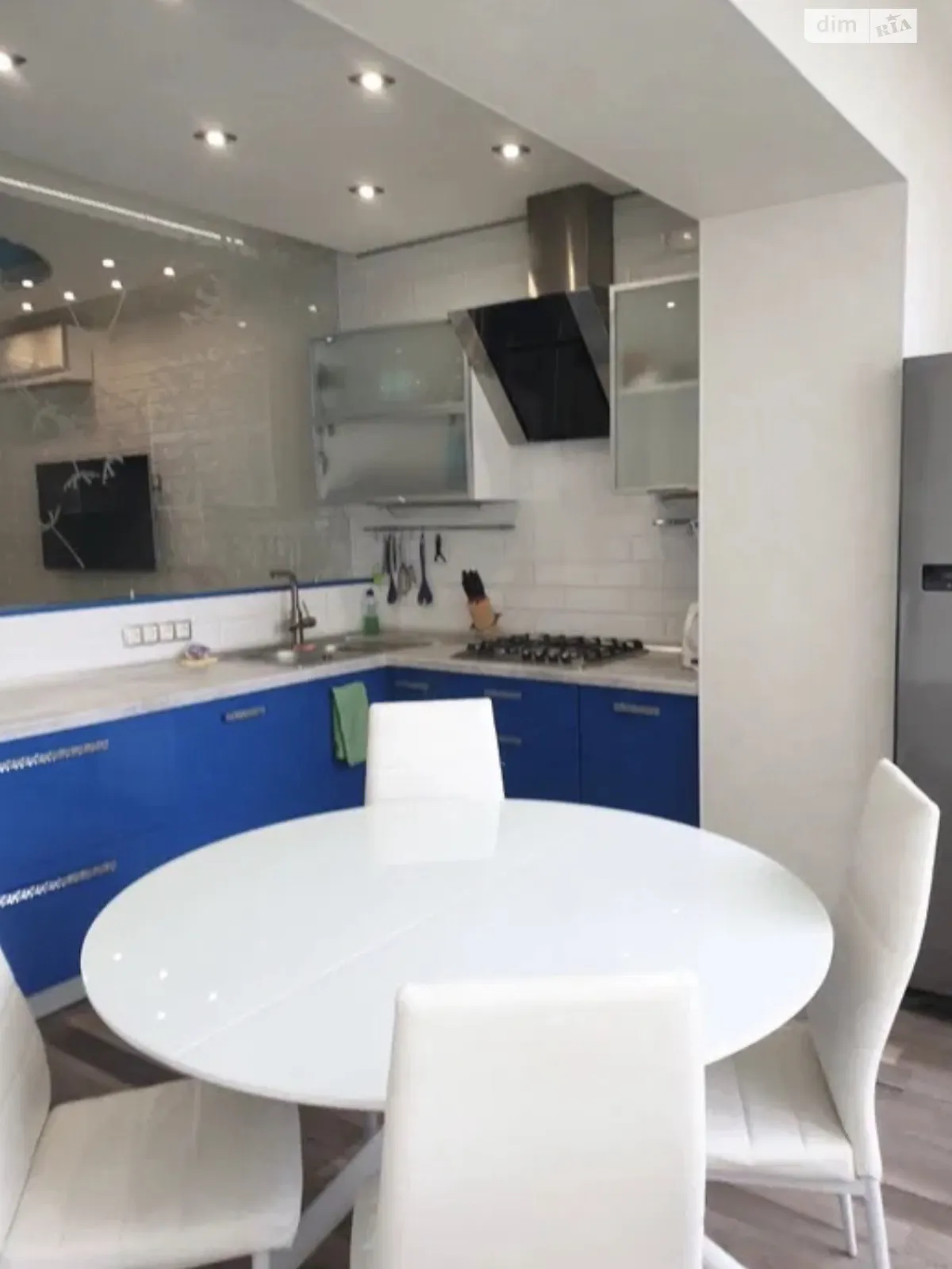 Сдается в аренду 2-комнатная квартира 77 кв. м в Одессе, ул. Независимости, 23 - фото 1