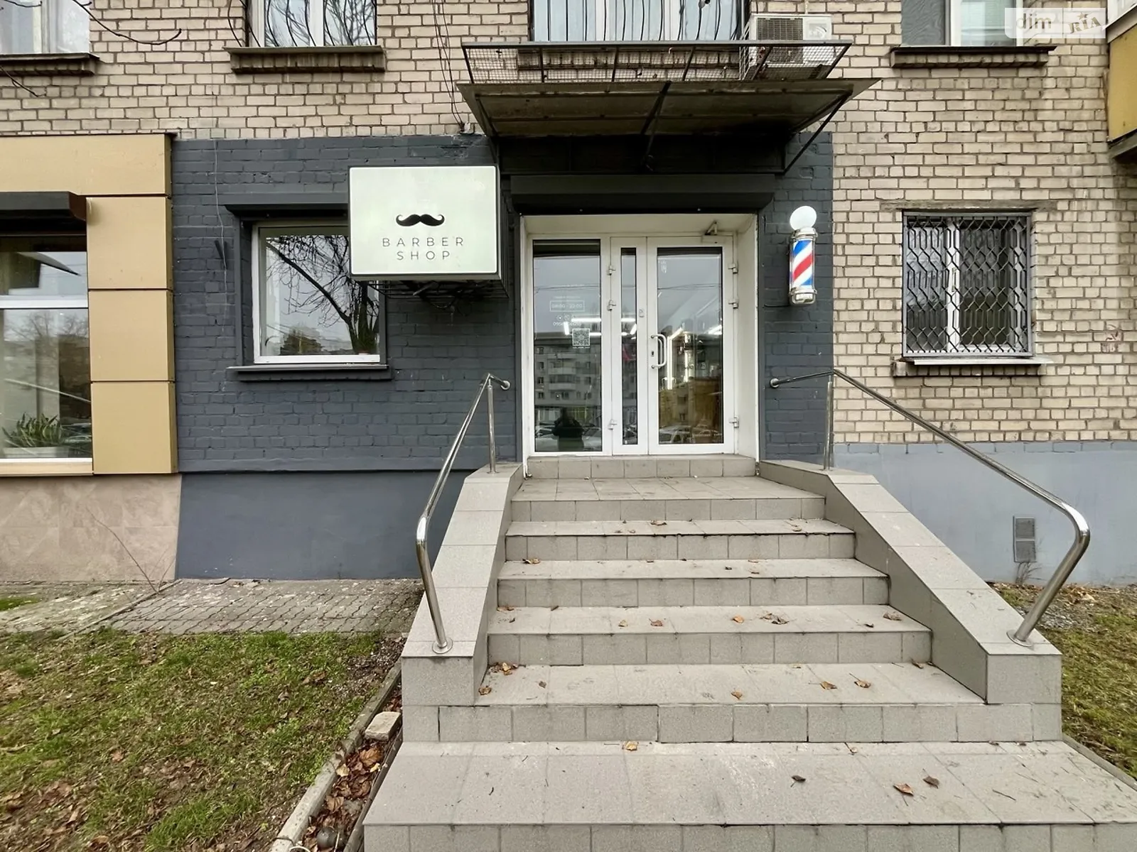 Сдается в аренду помещения свободного назначения 59.4 кв. м в 5-этажном здании, цена: 30000 грн - фото 1