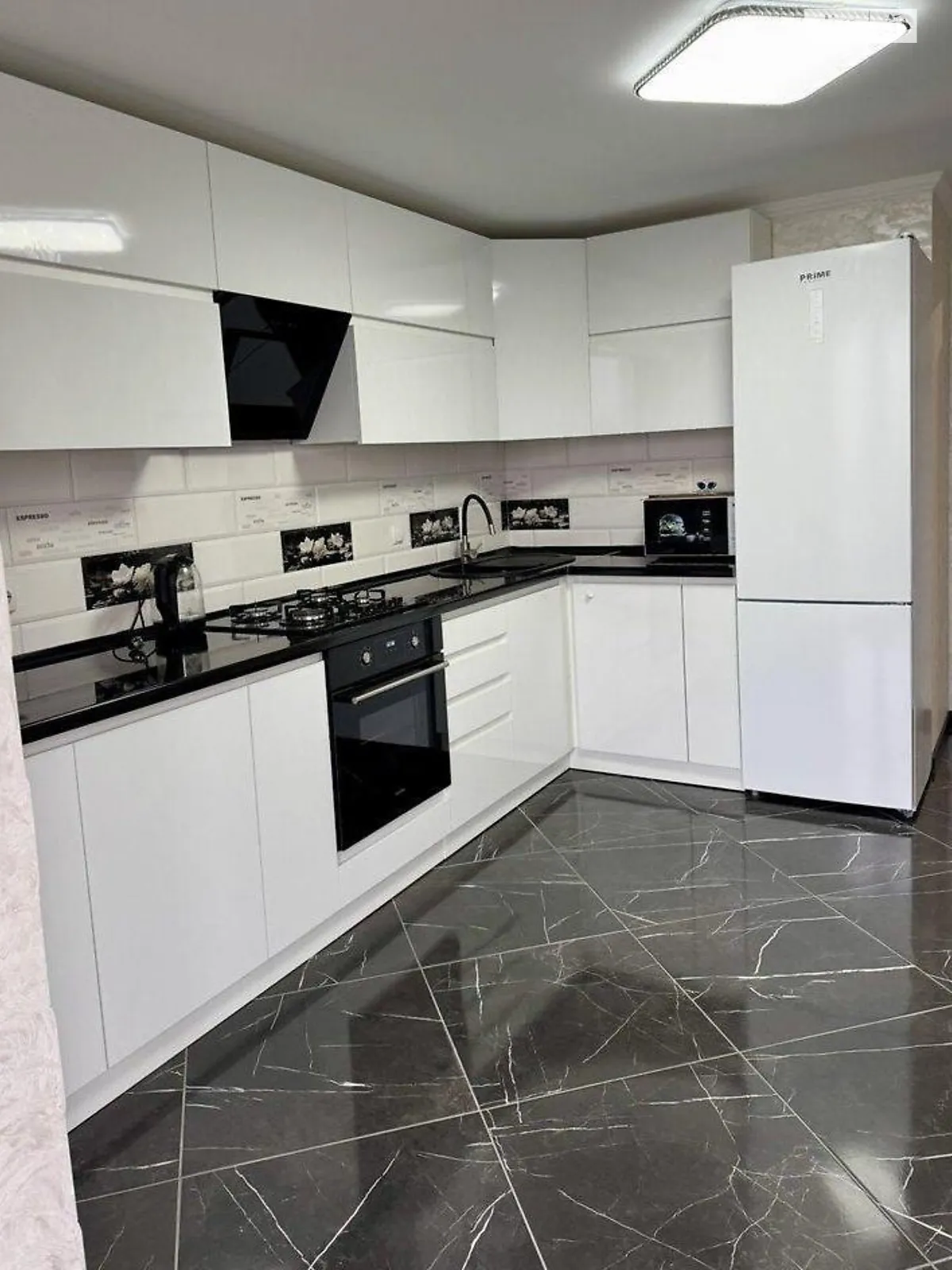 Продается 2-комнатная квартира 72 кв. м в Великой Березовице, ул. Зелёная - фото 1