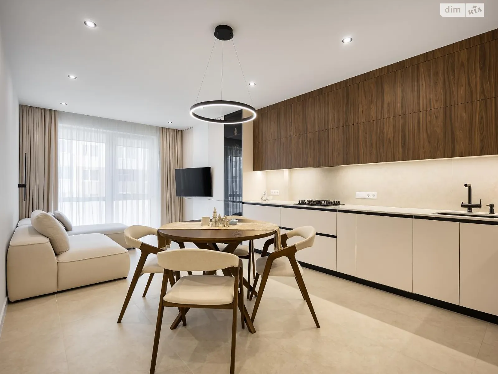 Продается 2-комнатная квартира 75.4 кв. м в Львове, ул. Венгерская, 12 - фото 1