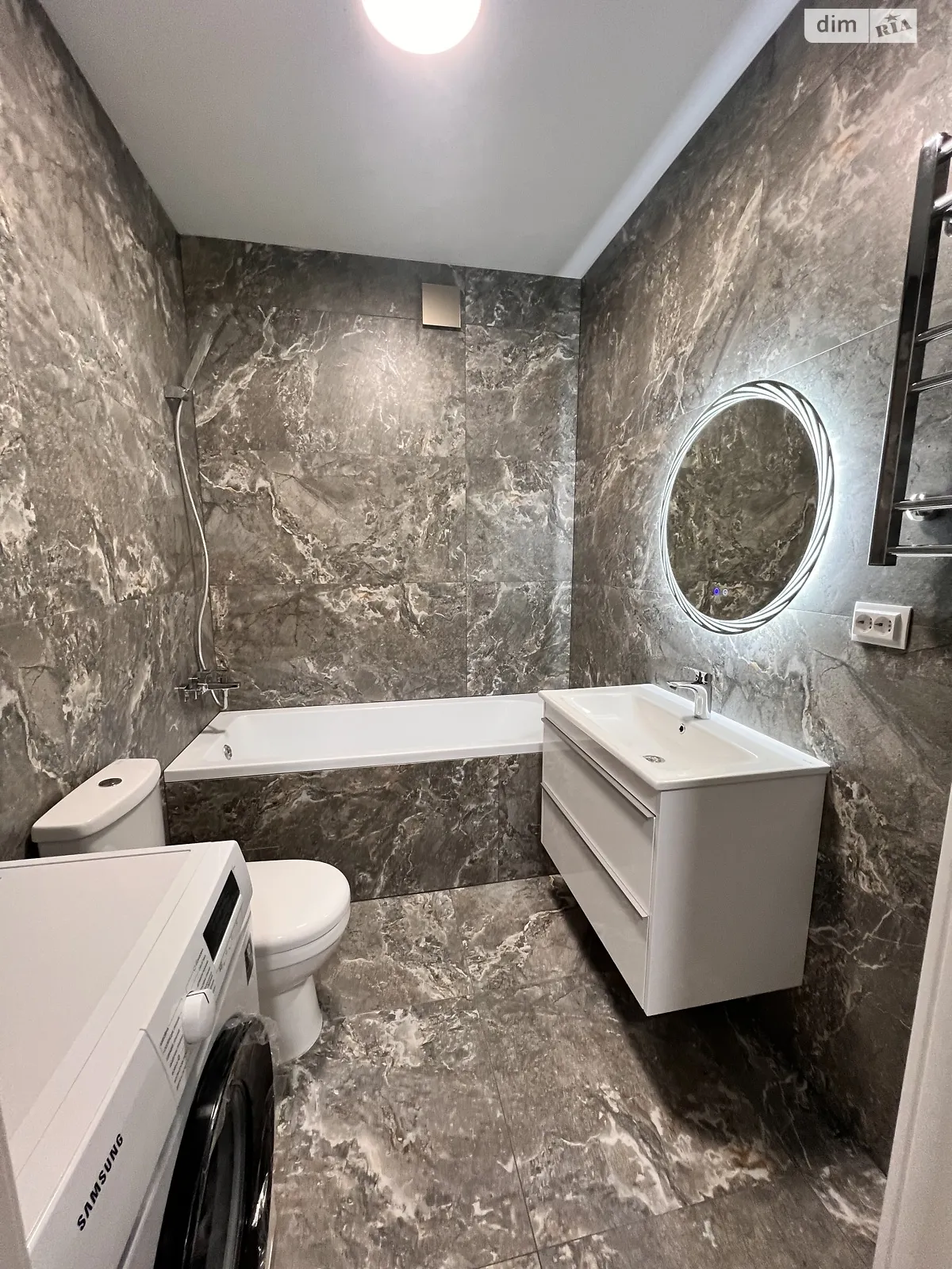 Продается 1-комнатная квартира 36.4 кв. м в Ирпене, ул. Соборная(ІІІ Интернационала), 2К/45 - фото 1