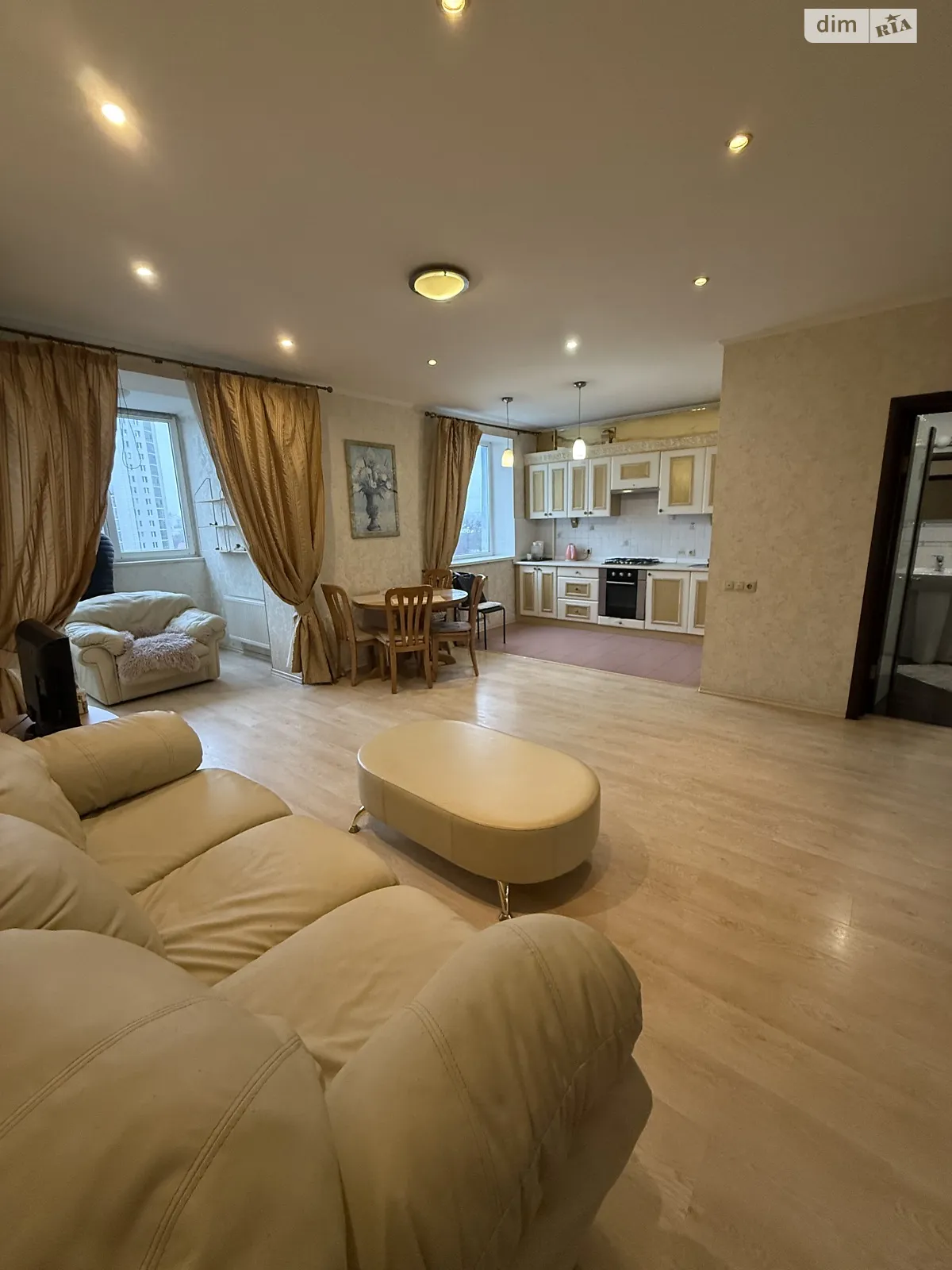 Продається 1-кімнатна квартира 63 кв. м у Одесі, вул. Зоопаркова, 2 - фото 1