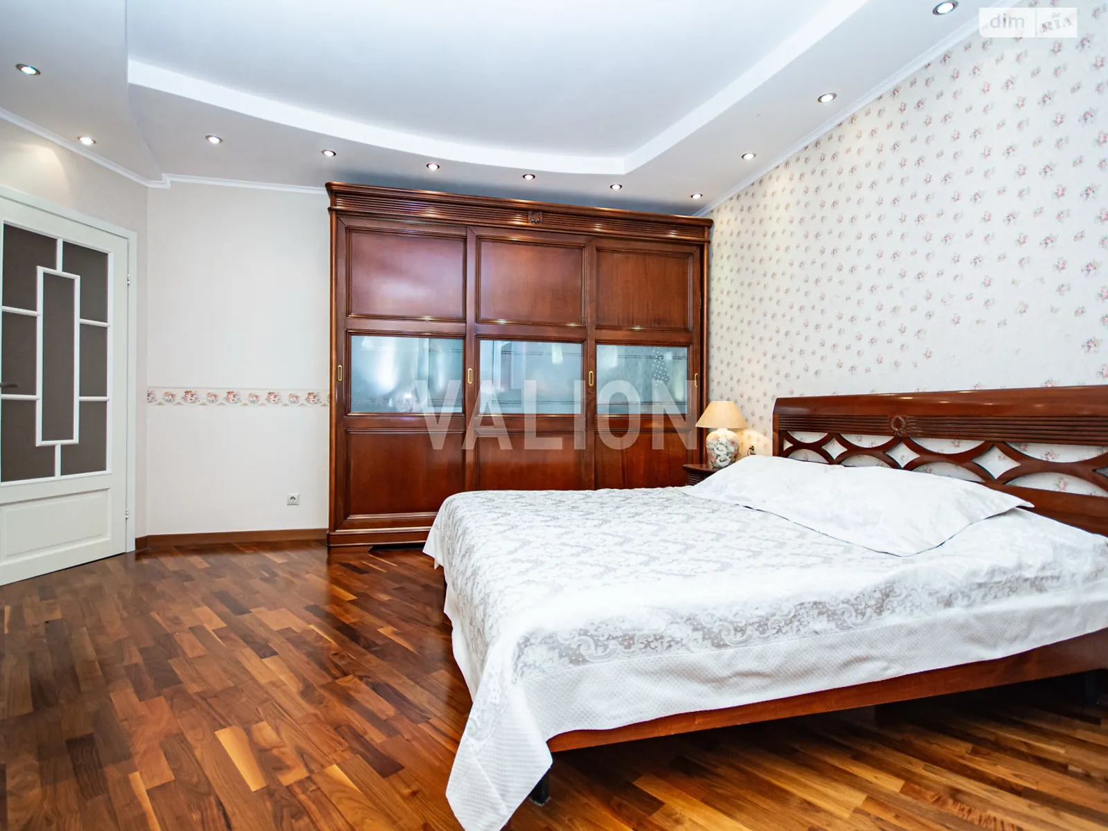 Продается 2-комнатная квартира 81.8 кв. м в Киеве, ул. Срибнокильская, 1 корпус 1 - фото 1