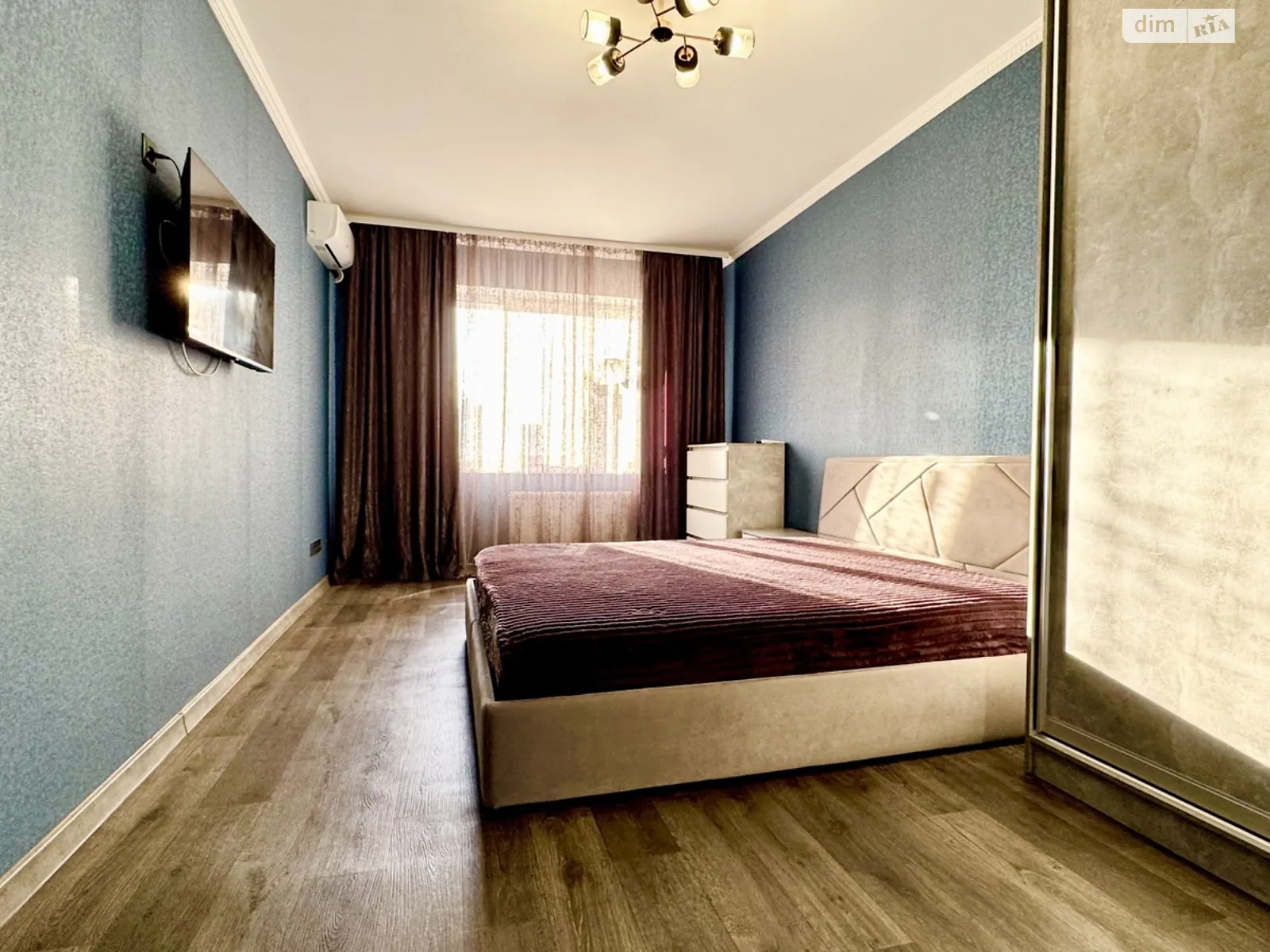 Продается 1-комнатная квартира 40 кв. м в Чернигове, ул. Независимости, 14 - фото 1