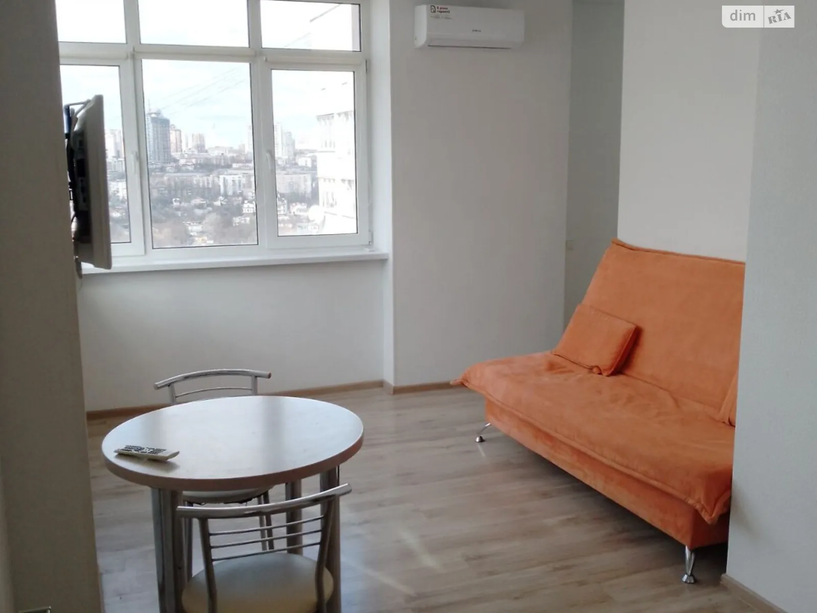 Продается 1-комнатная квартира 49.2 кв. м в Киеве, ул. Феодосийская, 1 - фото 1