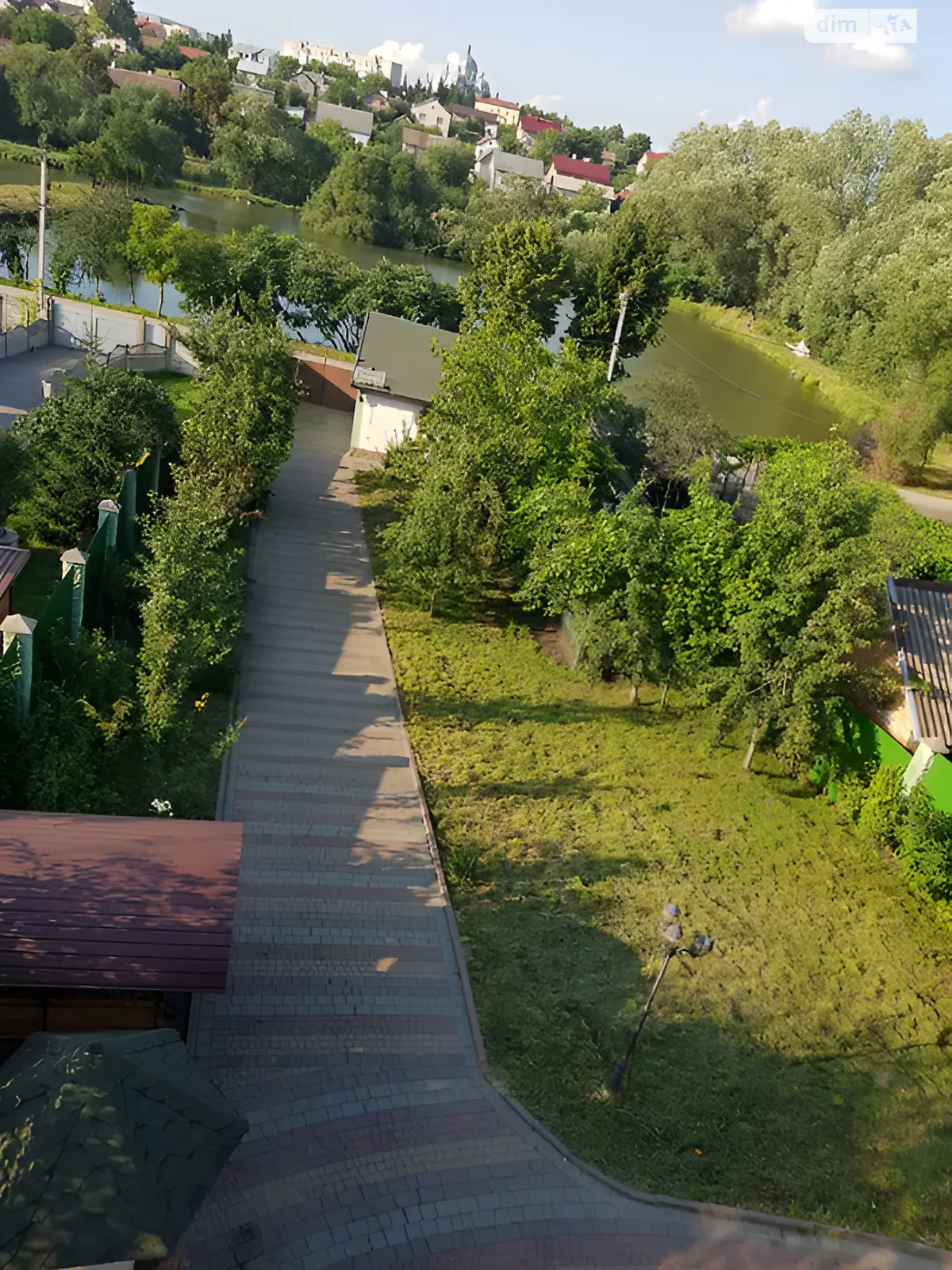 Продается дом на 3 этажа 188 кв. м с баней/сауной, цена: 160000 $ - фото 1