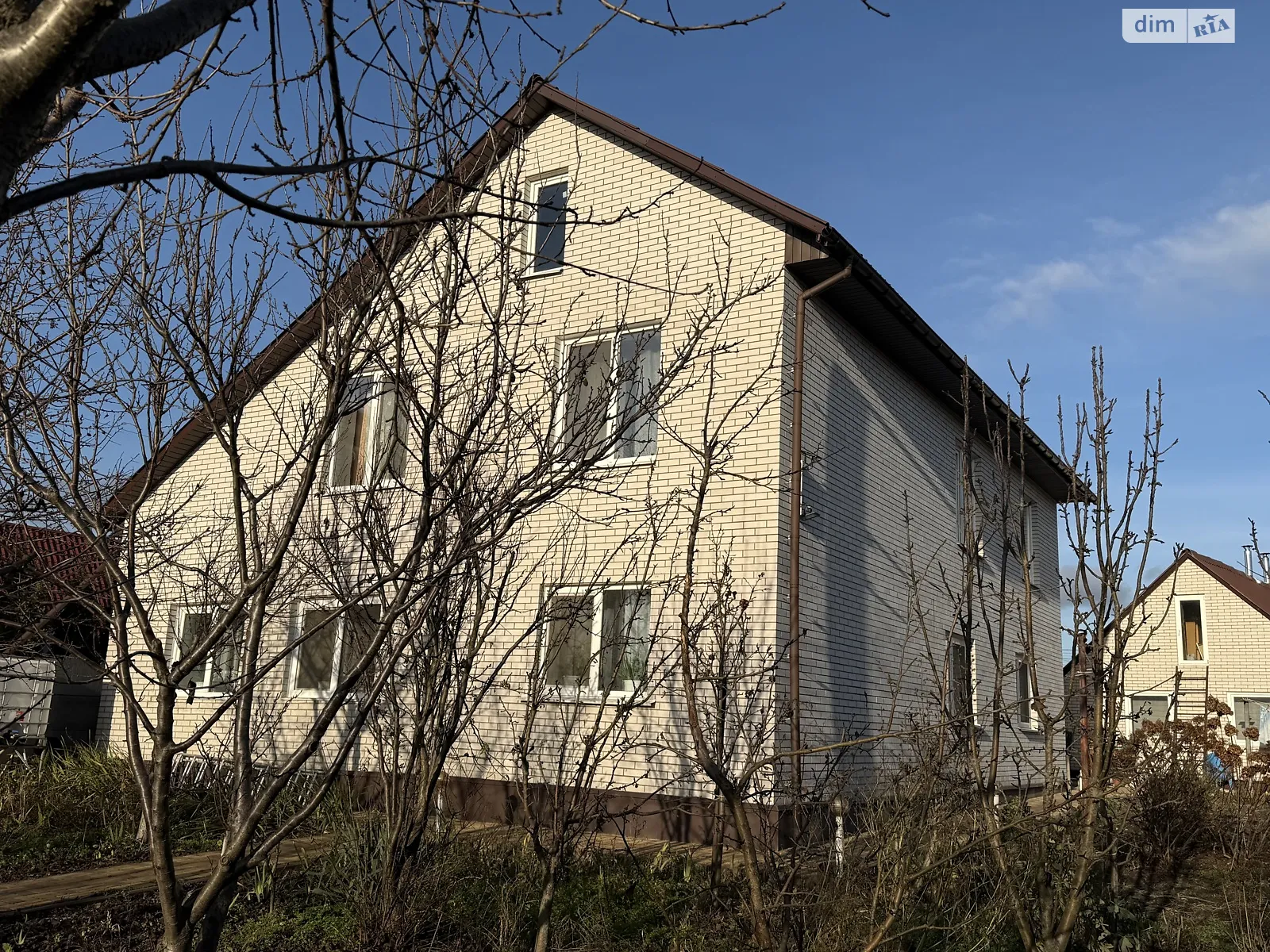 Продается дом на 2 этажа 320 кв. м с гаражом, цена: 450000 $ - фото 1