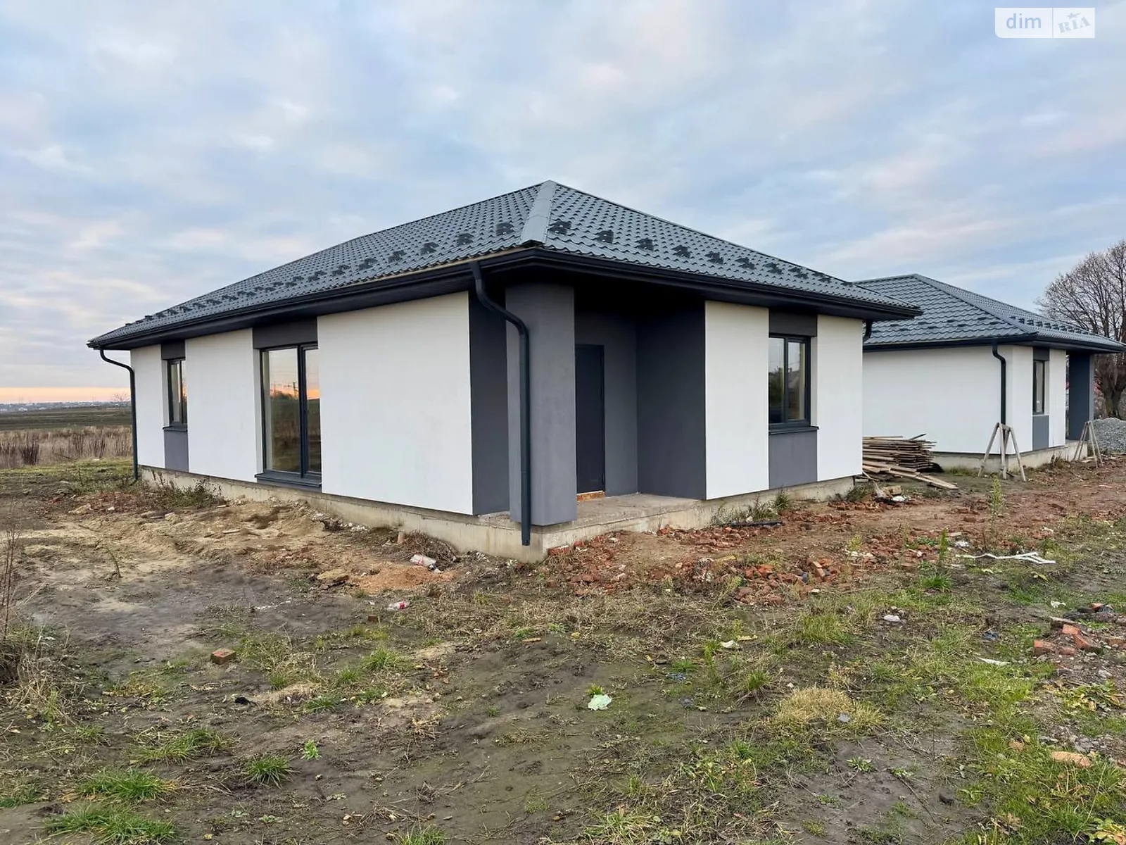 Продается одноэтажный дом 100 кв. м с бассейном, цена: 55000 $ - фото 1