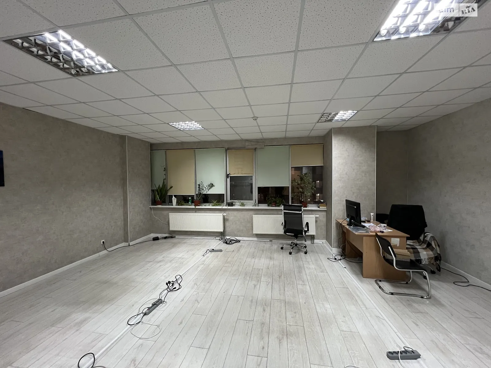Сдается в аренду офис 52 кв. м в бизнес-центре, цена: 9100 грн - фото 1