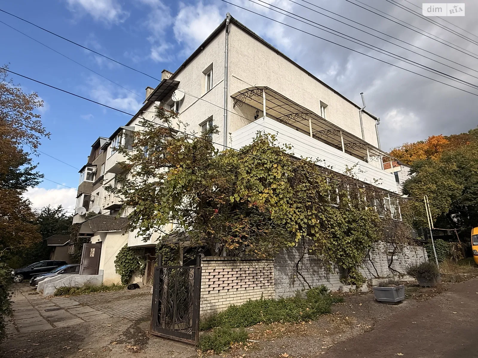 Продается 4-комнатная квартира 163 кв. м в Черновцах, ул. Франко Ивана, 16 - фото 1