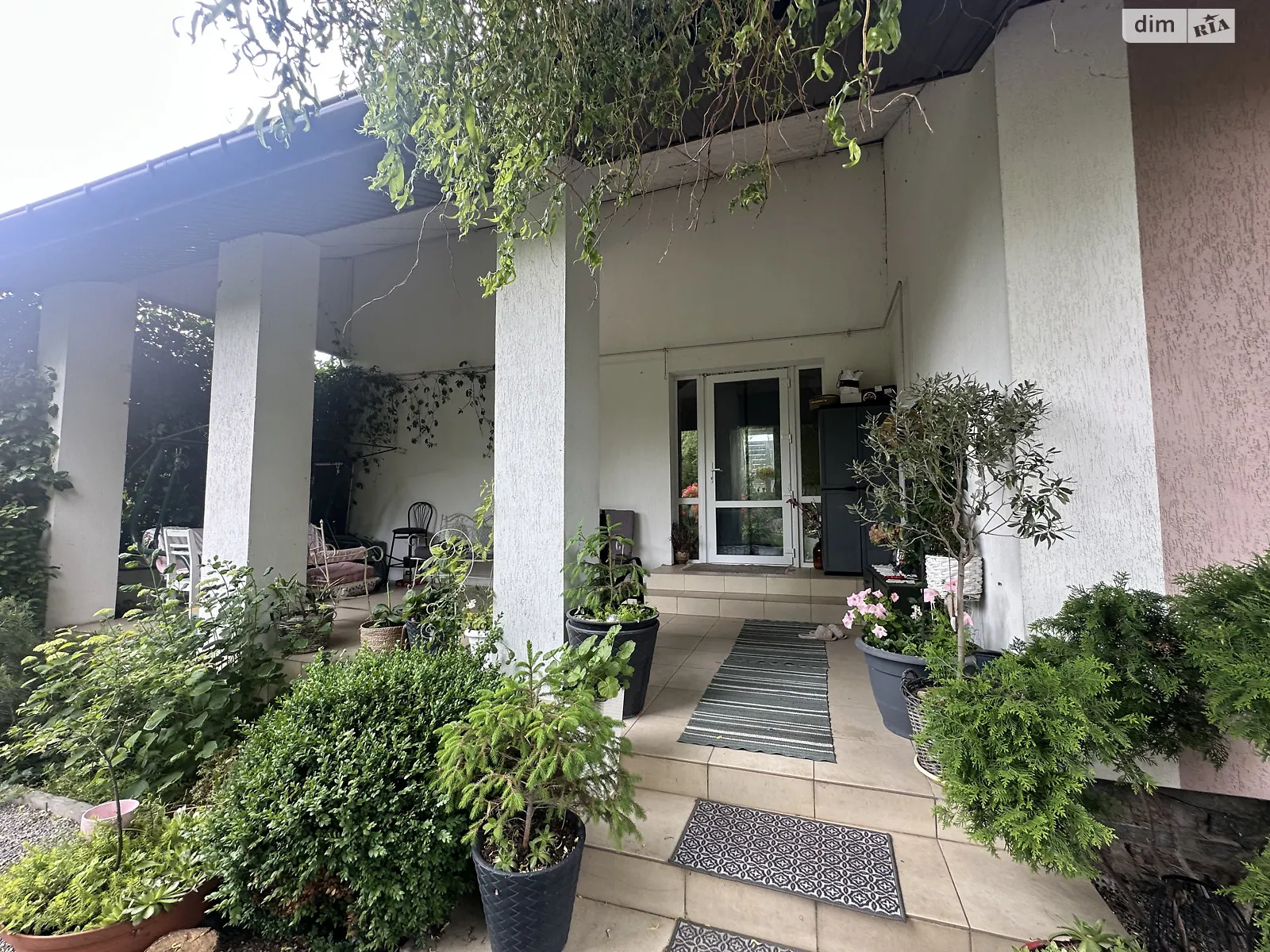 Продается дом на 2 этажа 120 кв. м с бассейном, цена: 140000 $ - фото 1