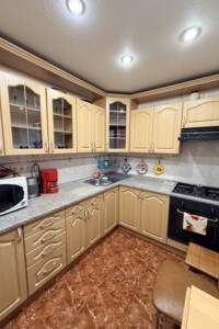 Сниму квартиру в Ржищеве долгосрочно